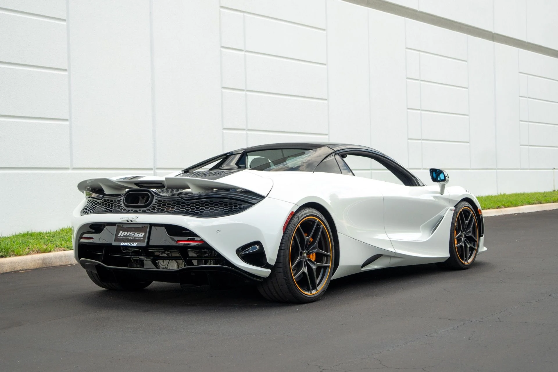 mph015_1365469610_Used_2024_Mc_Laren_750_S_Spider_1755900989_18455e9b9b