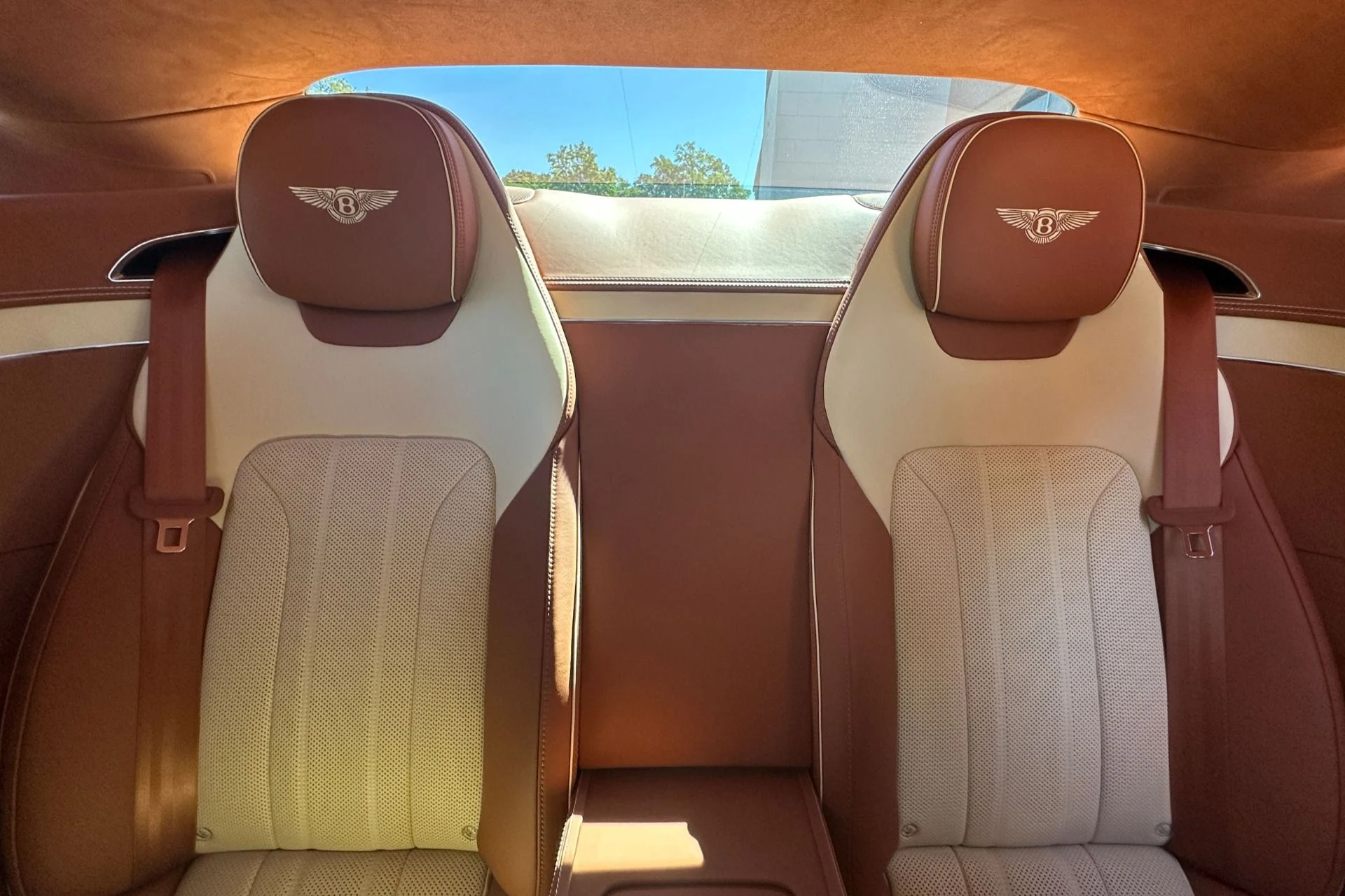 mph015_1373821090_Used_2024_Bentley_Continental_1782129140_d44fa87f01