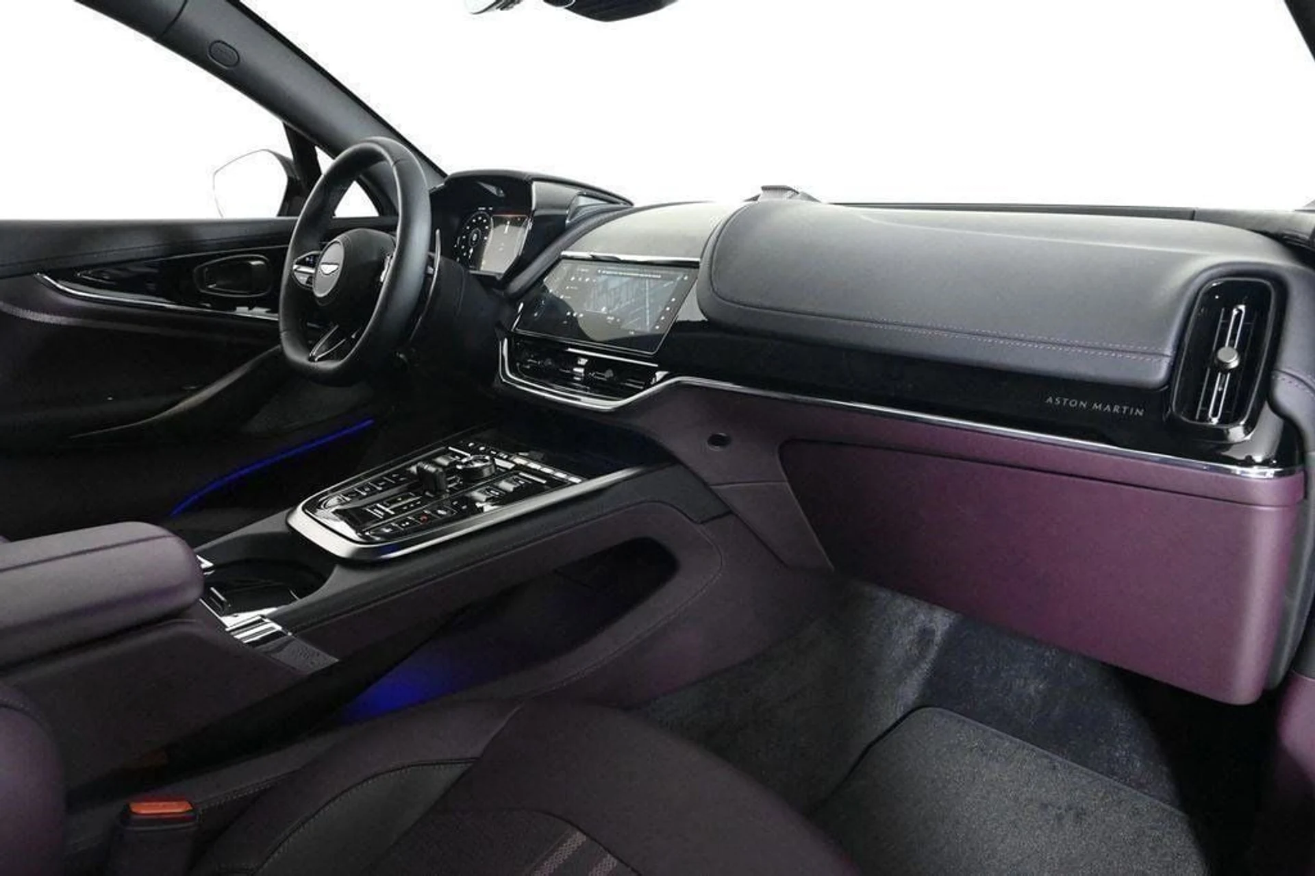 mph015_1376248628_new_2025_aston_martin_dbx_707awd_11350_22854661_15_1024_d5039894ff