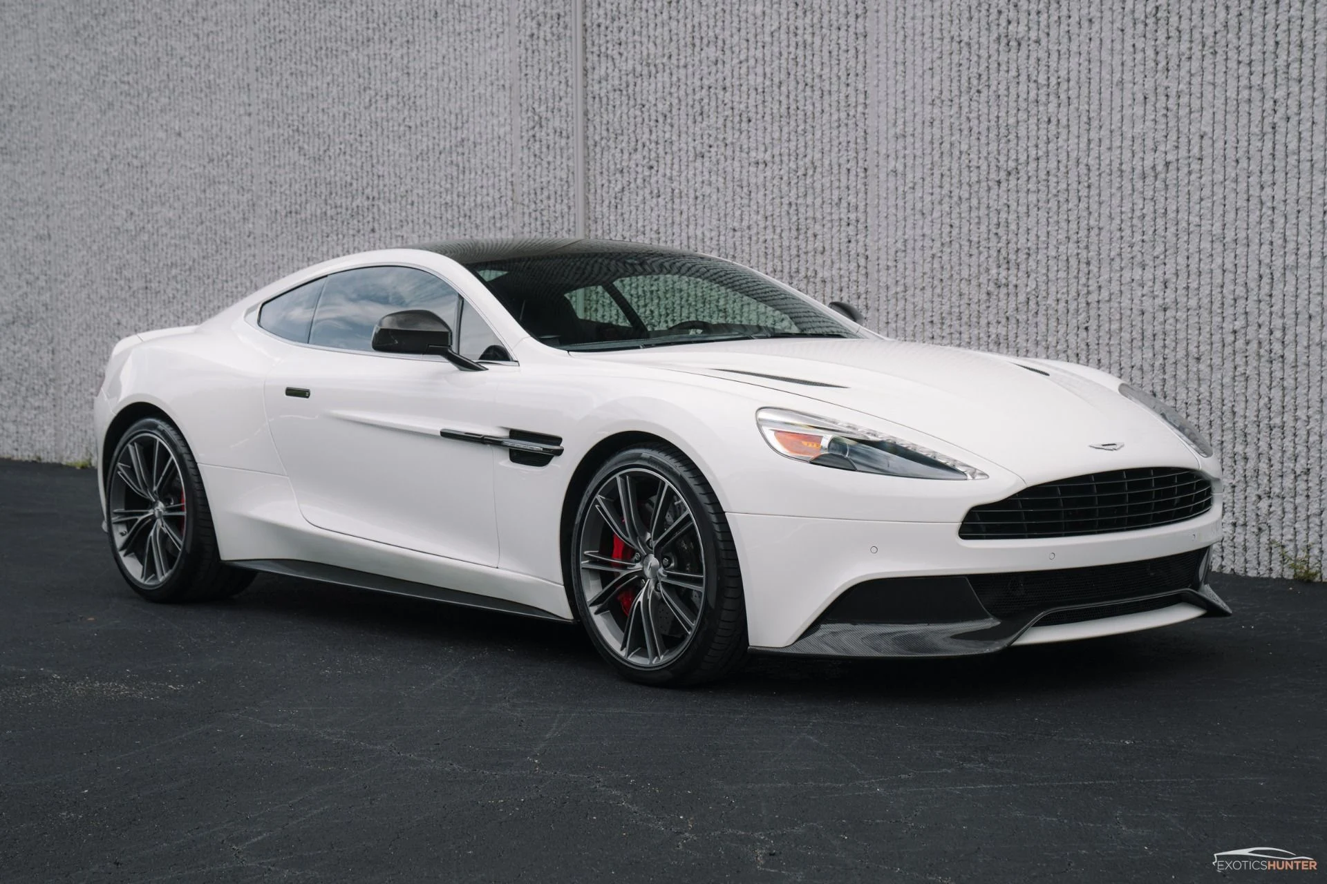 mph015_1381335187_Used_2014_Aston_Martin_Vanquish_Carbon_Everything_1756333397_c956a30acf
