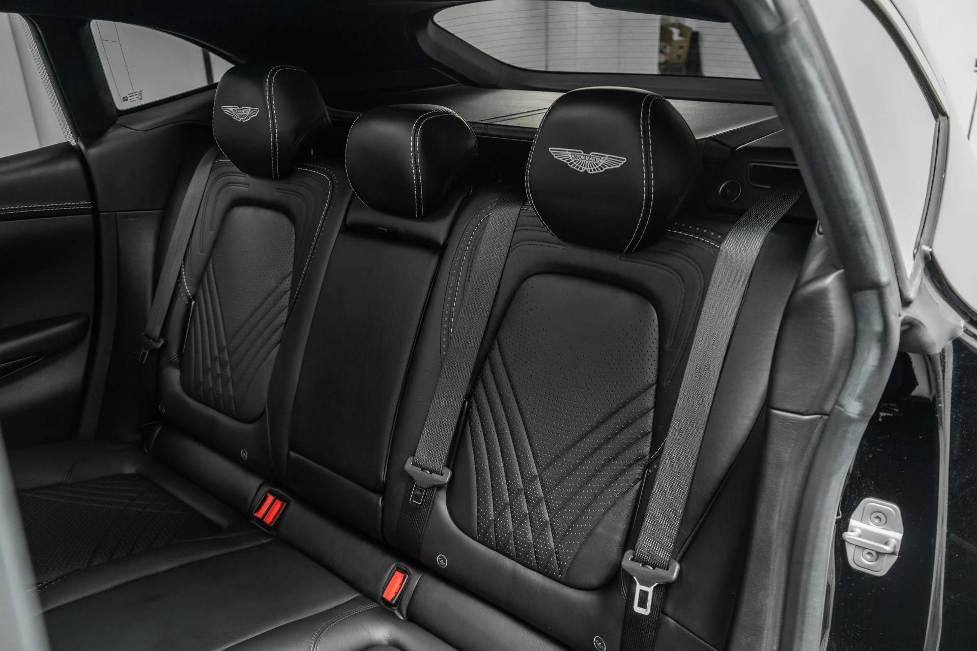 mph015_1383254781_Used_2021_Aston_Martin_DBX_Indulgence_Pack_Panoramic_Roof_1779371963_d0f0ebfce6