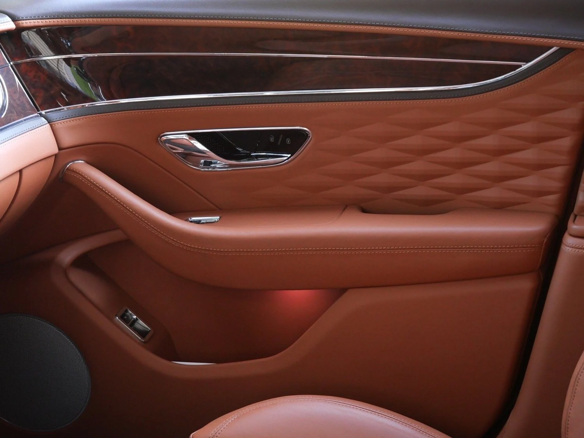 mph015_139403149_b4cbf2b610107d2eae1045f7e518927bx_325e9c7466