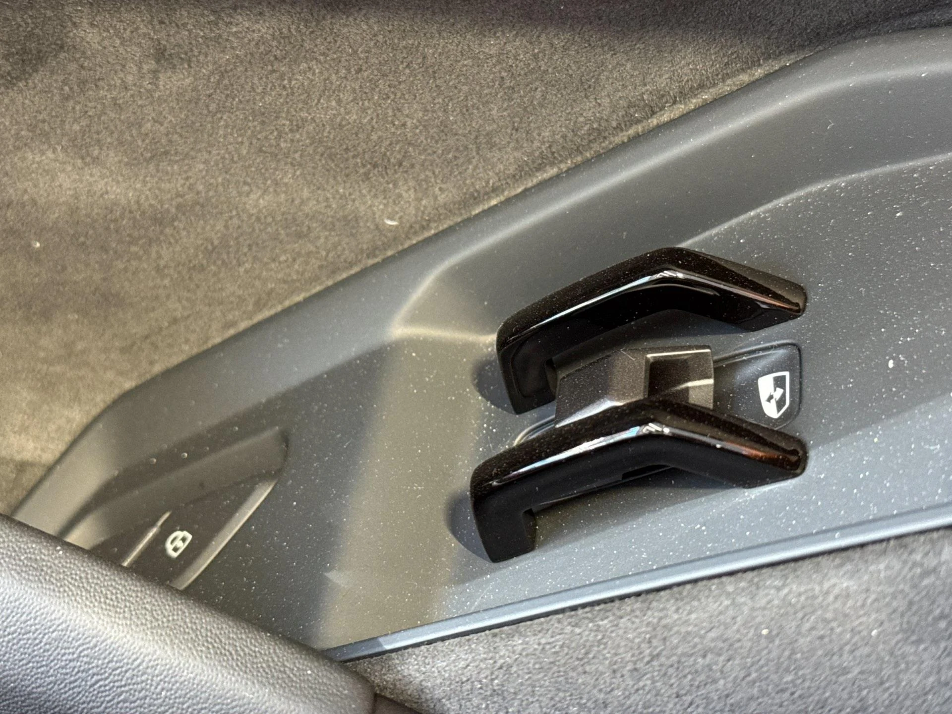 mph015_1405254504_New_2025_Lamborghini_Revuelto_Base_1756563343_656ea67c95