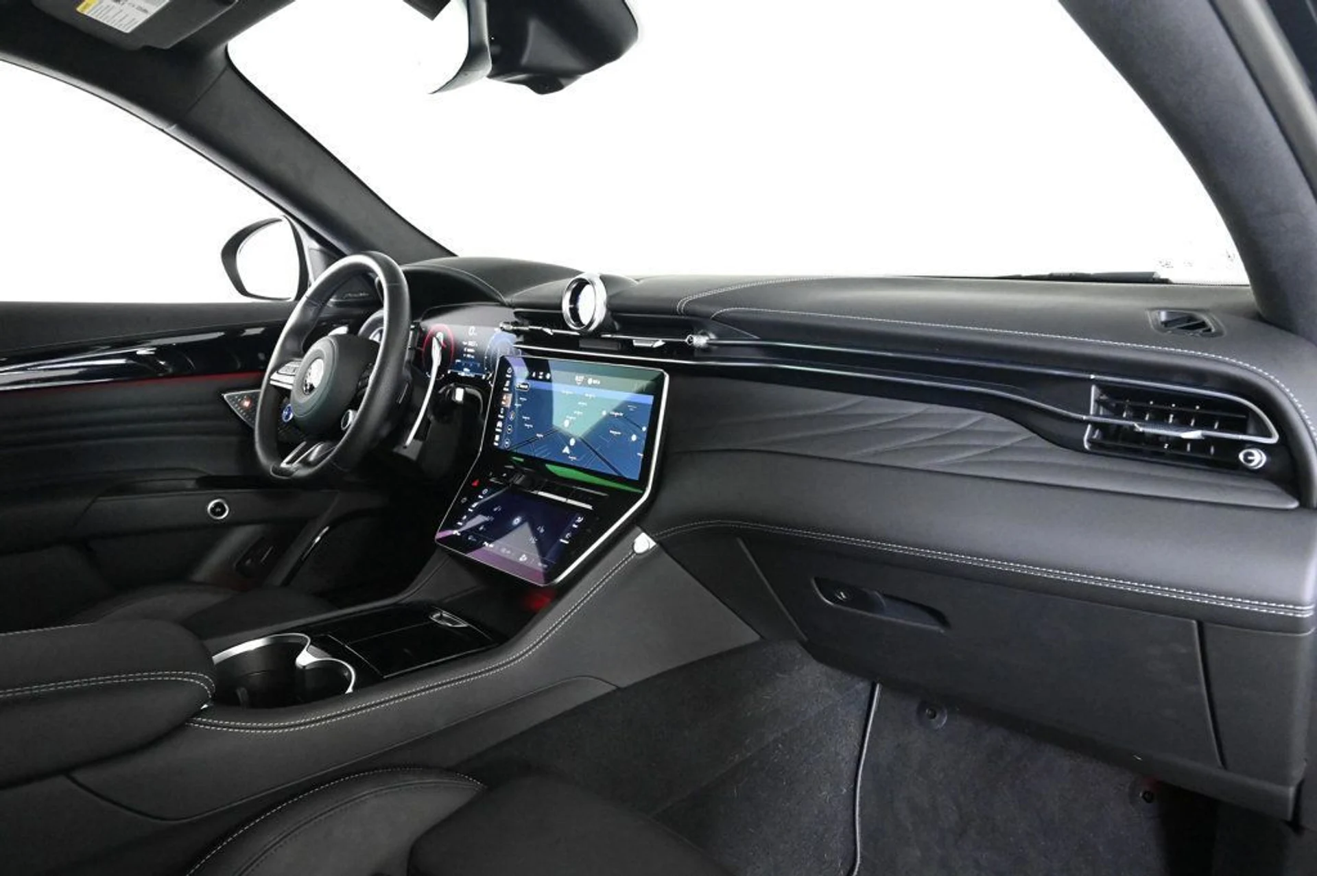 mph015_1405387497_used_2025_maserati_grecale_modena_11350_22967716_15_1024_54e216796c