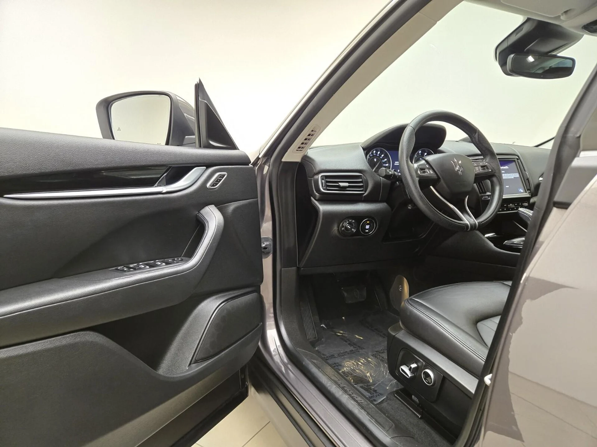 mph015_140895880_Used_2022_Maserati_Levante_GT_1777355398_ac1f1738e4