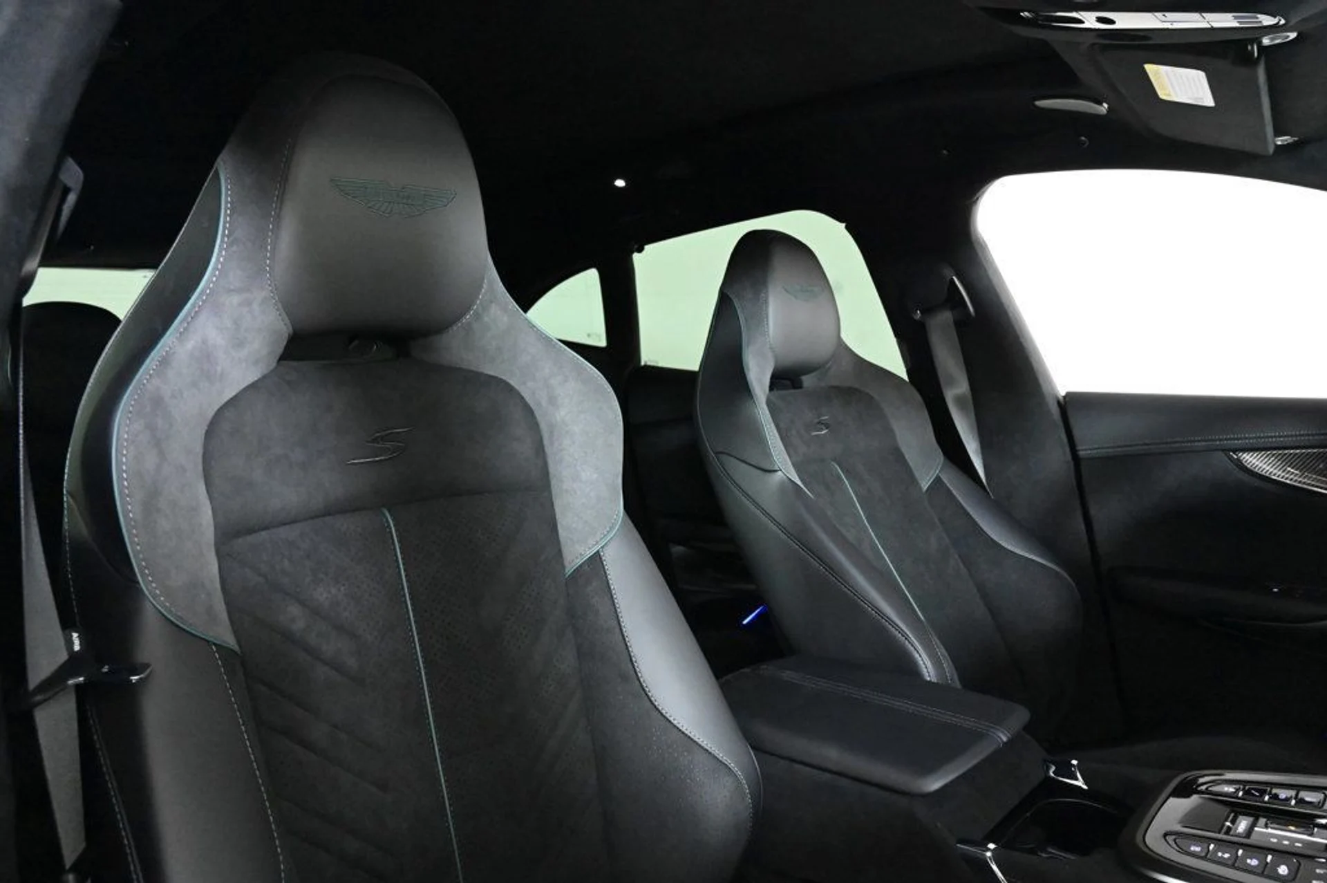 mph015_1410834670_new_2026_aston_martin_dbx_sawd_11350_22964216_15_1024_1b35f36192