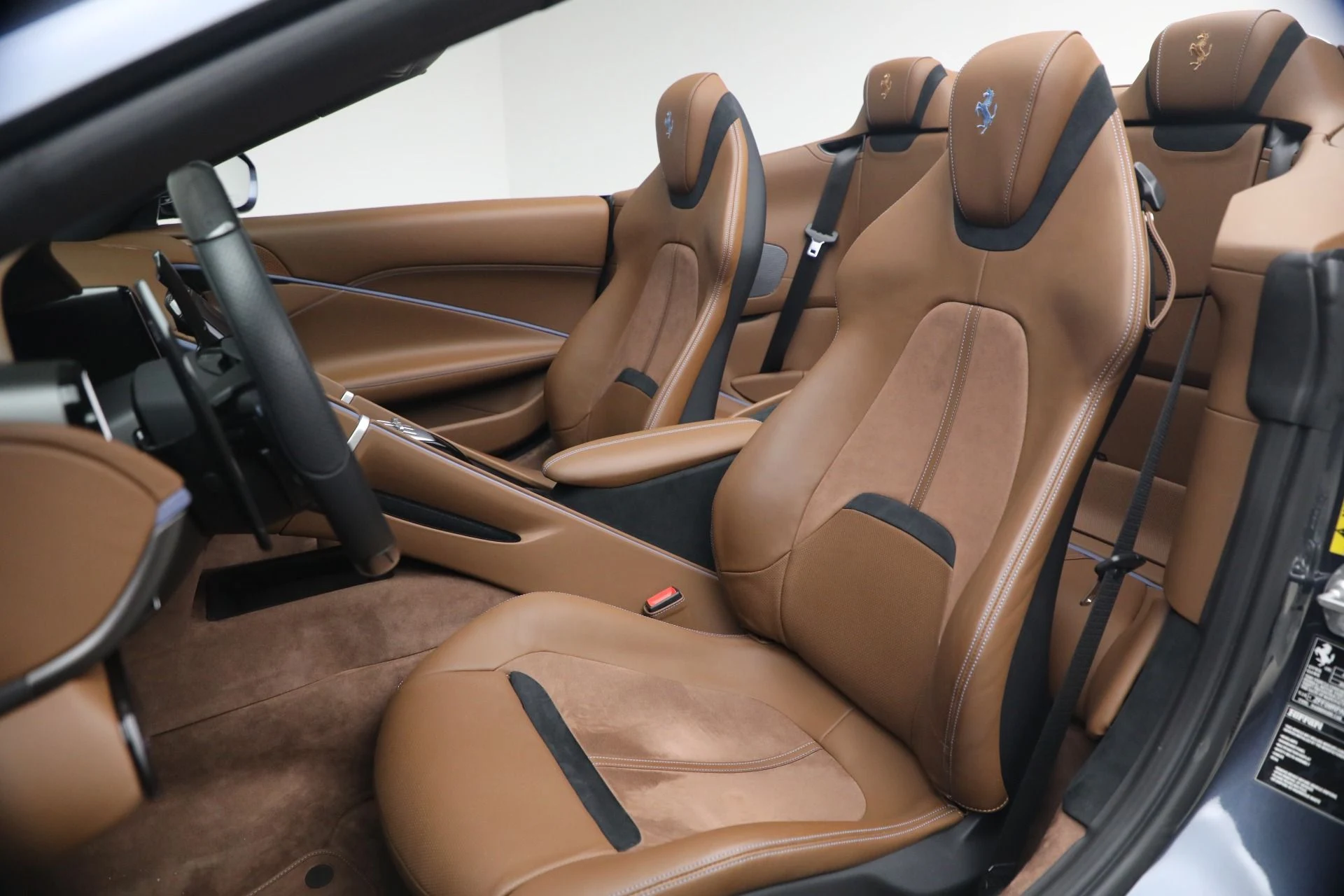 mph015_1414019944_Used_2025_Ferrari_Roma_Spider_1793294137_2f6bc119bc