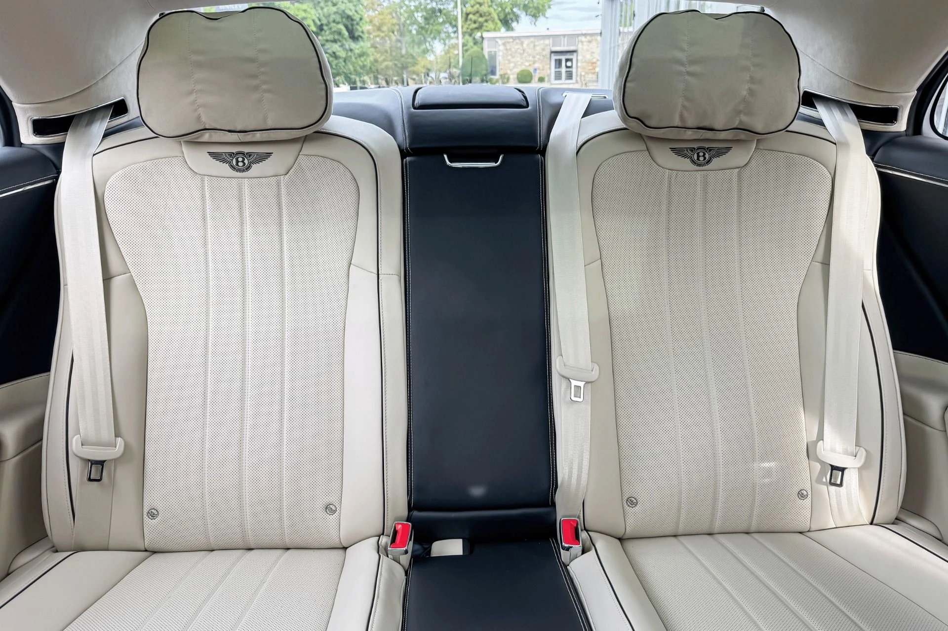 mph015_1422053916_New_2026_Bentley_Flying_Spur_1758111119_19785c38fc