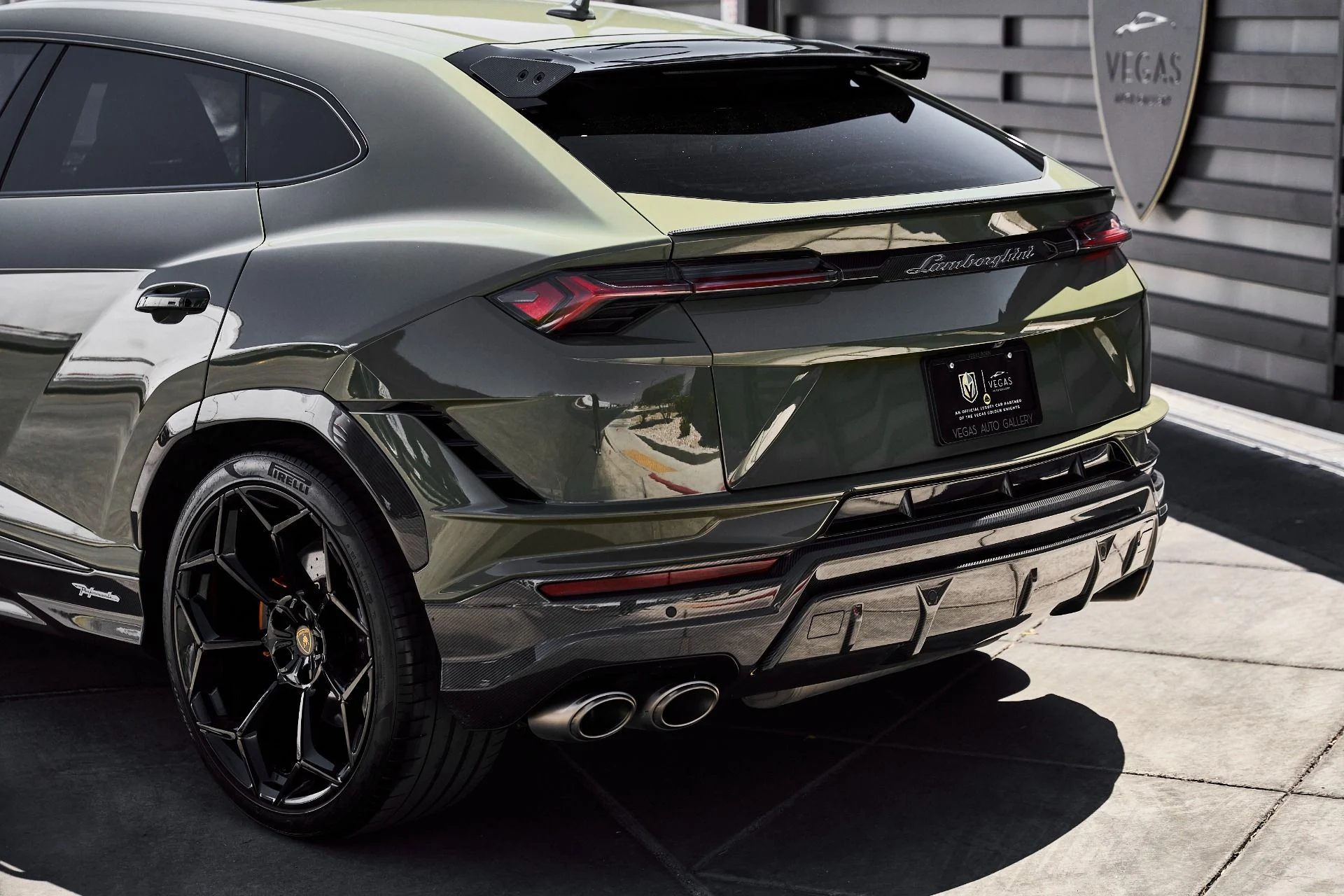 mph015_1428013725_Used_2023_Lamborghini_Urus_Performante_1778288892_6910dff391