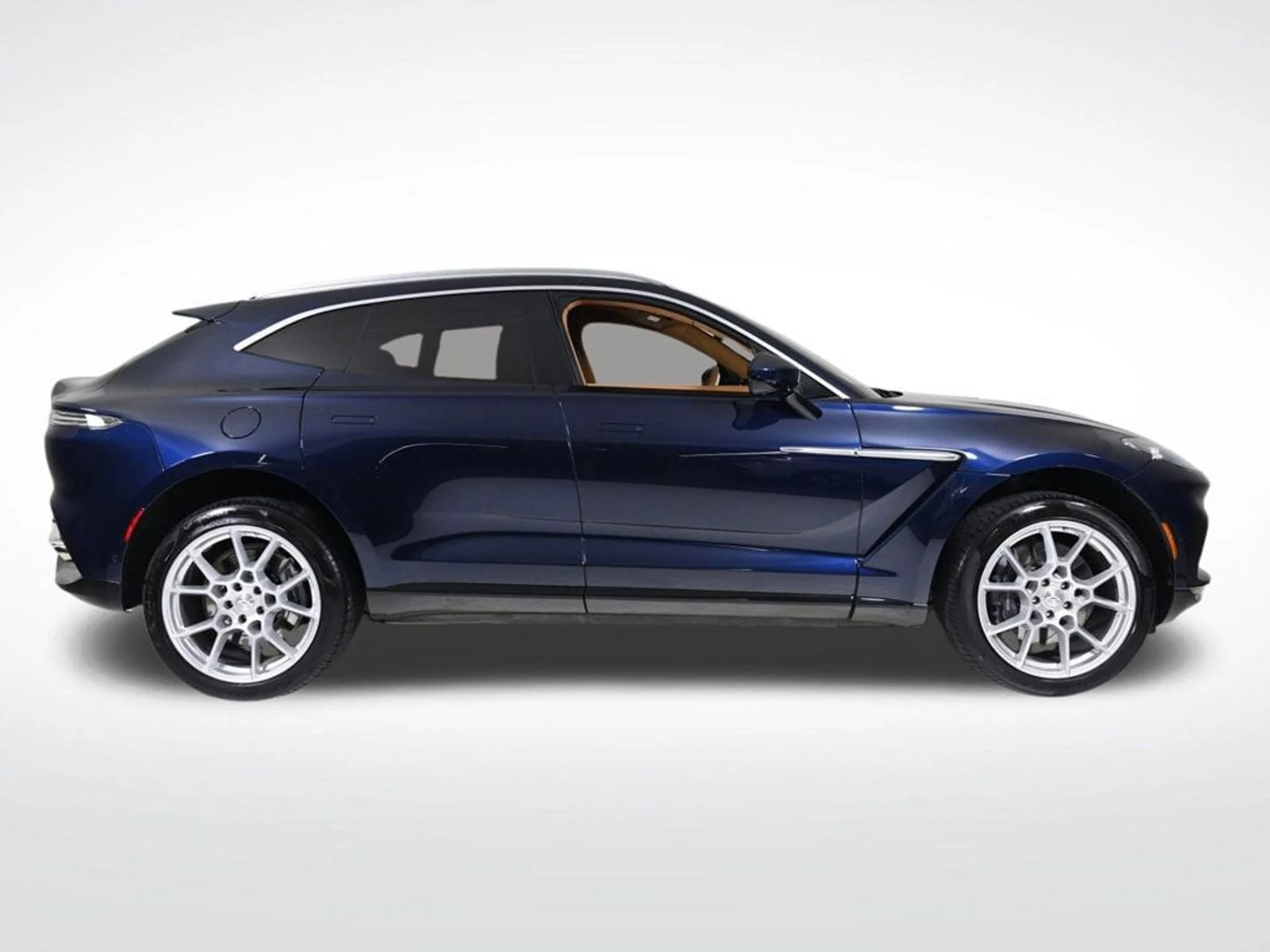 mph015_142988352_used_2021_aston_martin_dbx_base_11350_22922965_15_1024_92f126f0f9