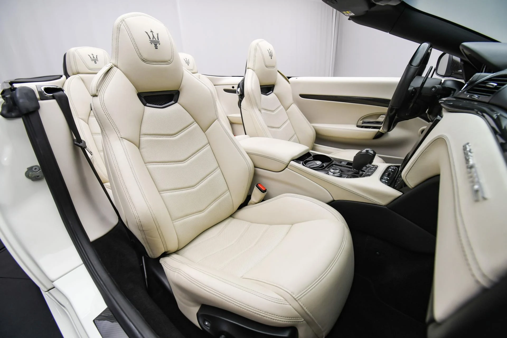 mph015_1434631012_Used_2018_Maserati_Gran_Turismo_Convertible_MC_1755159346_8e97624a3f