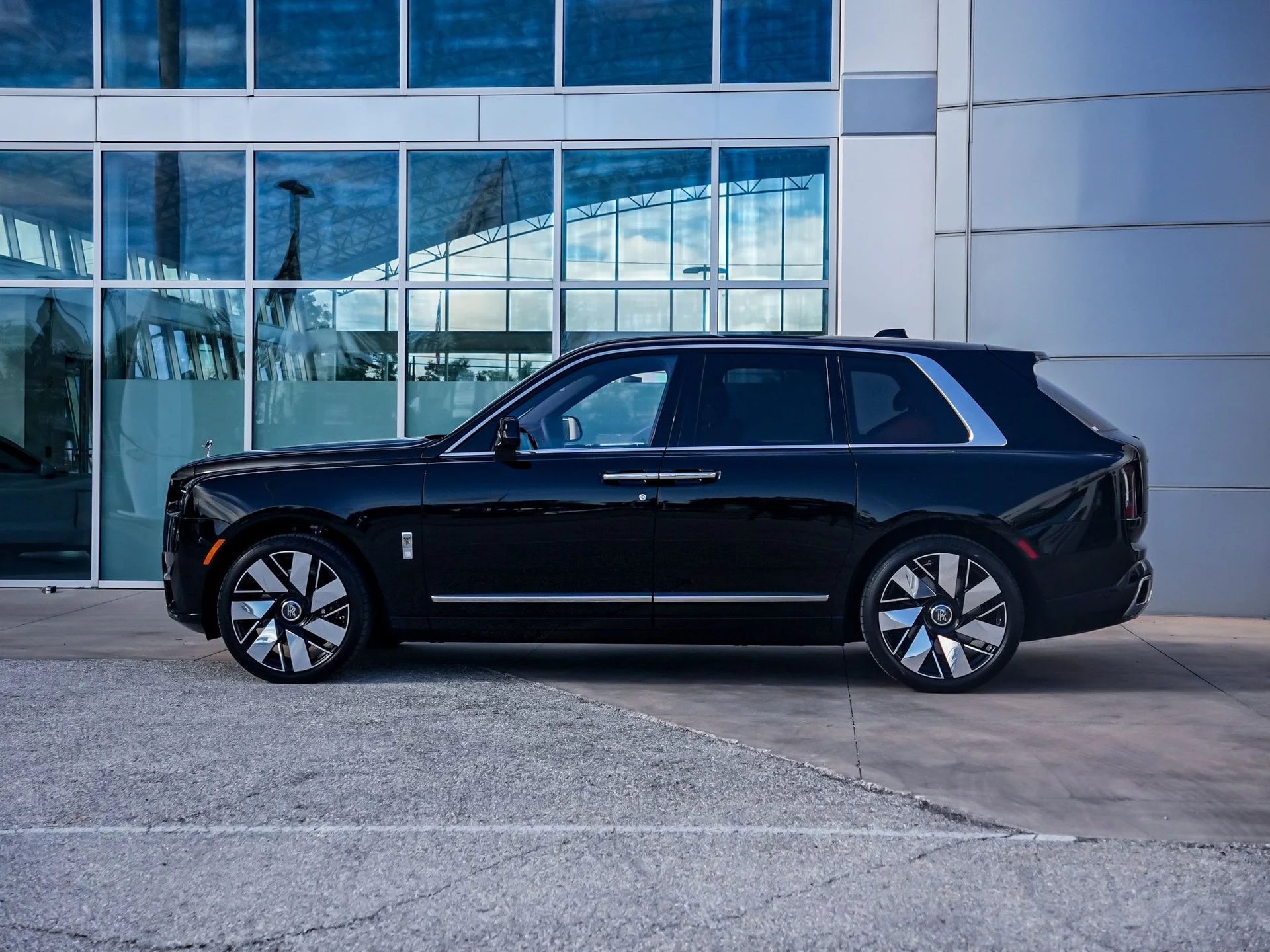 mph015_1435482234_Hi_Tech_Luxury_Imports_LLC_SLA_23_HA_06_VU_236740_image_15_114cf356b2