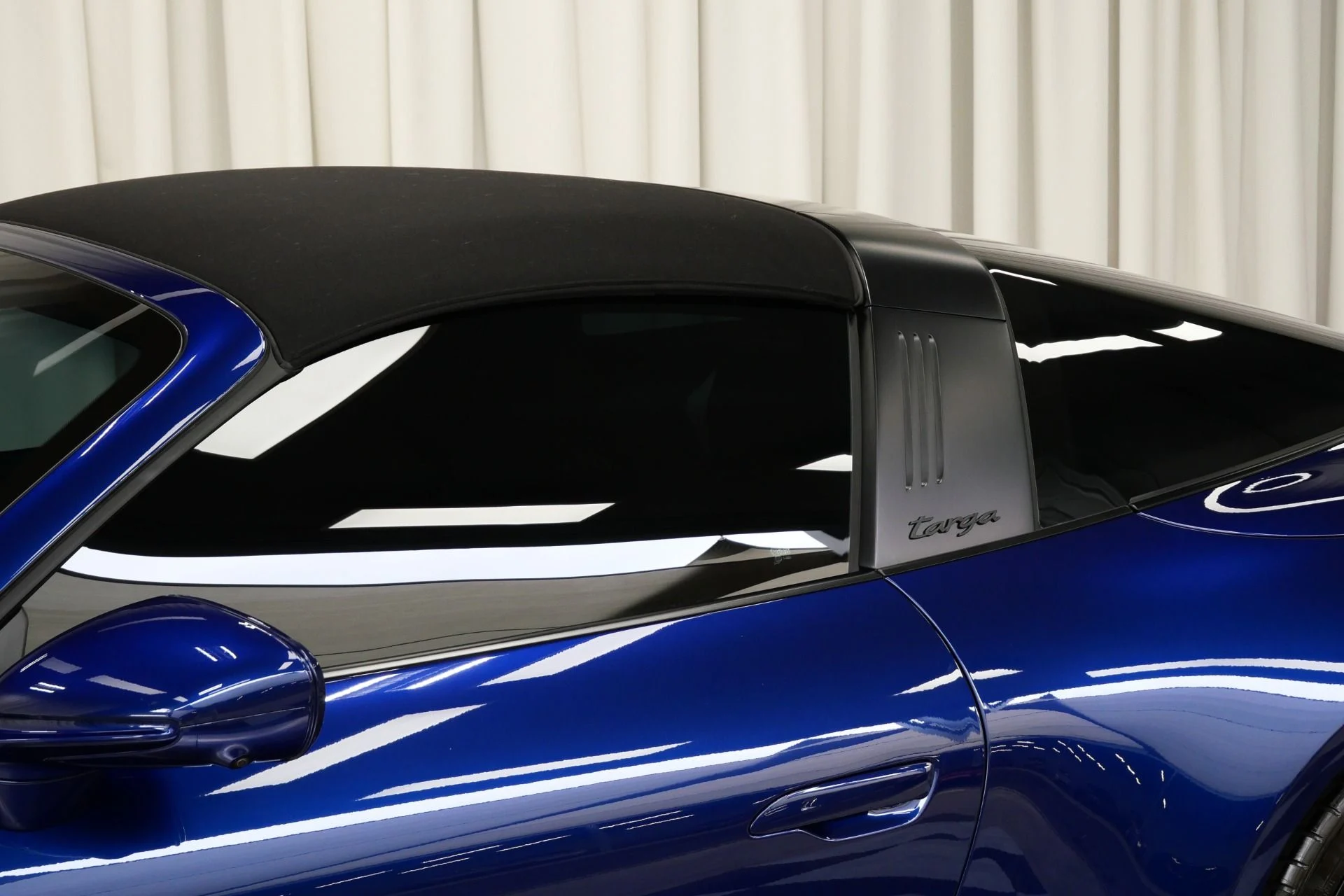 mph015_1435742634_Used_2023_Porsche_911_Targa_4_GTS_1761682285_1b7a1a3639