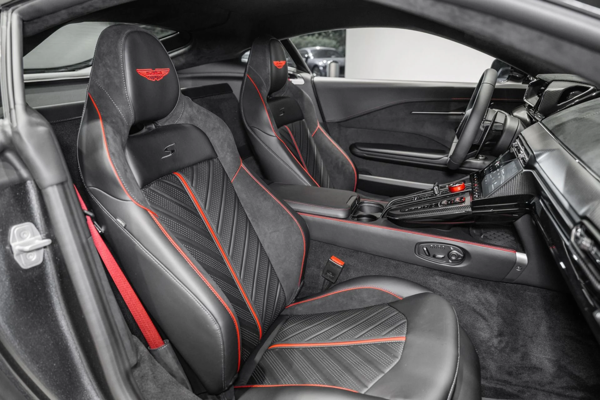 mph015_1436870231_New_2026_Aston_Martin_Vantage_S_1776402995_702a4c4df6