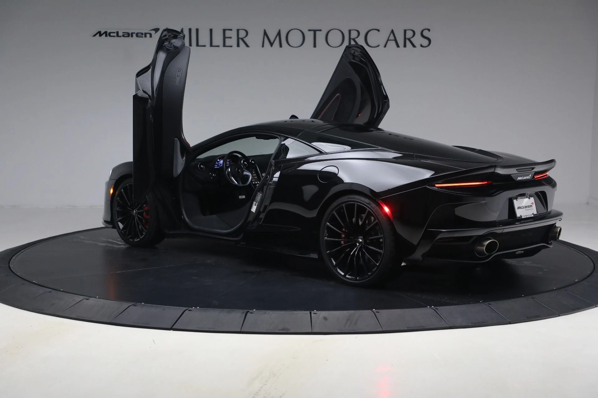 mph015_1437468360_Used_2023_Mc_Laren_GT_Pioneer_d8aef69348
