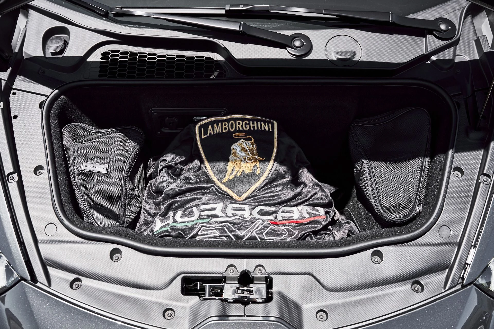 mph015_1438879561_Used_2021_Lamborghini_Huracan_EVO_Base_1780708673_f5eb28fefb