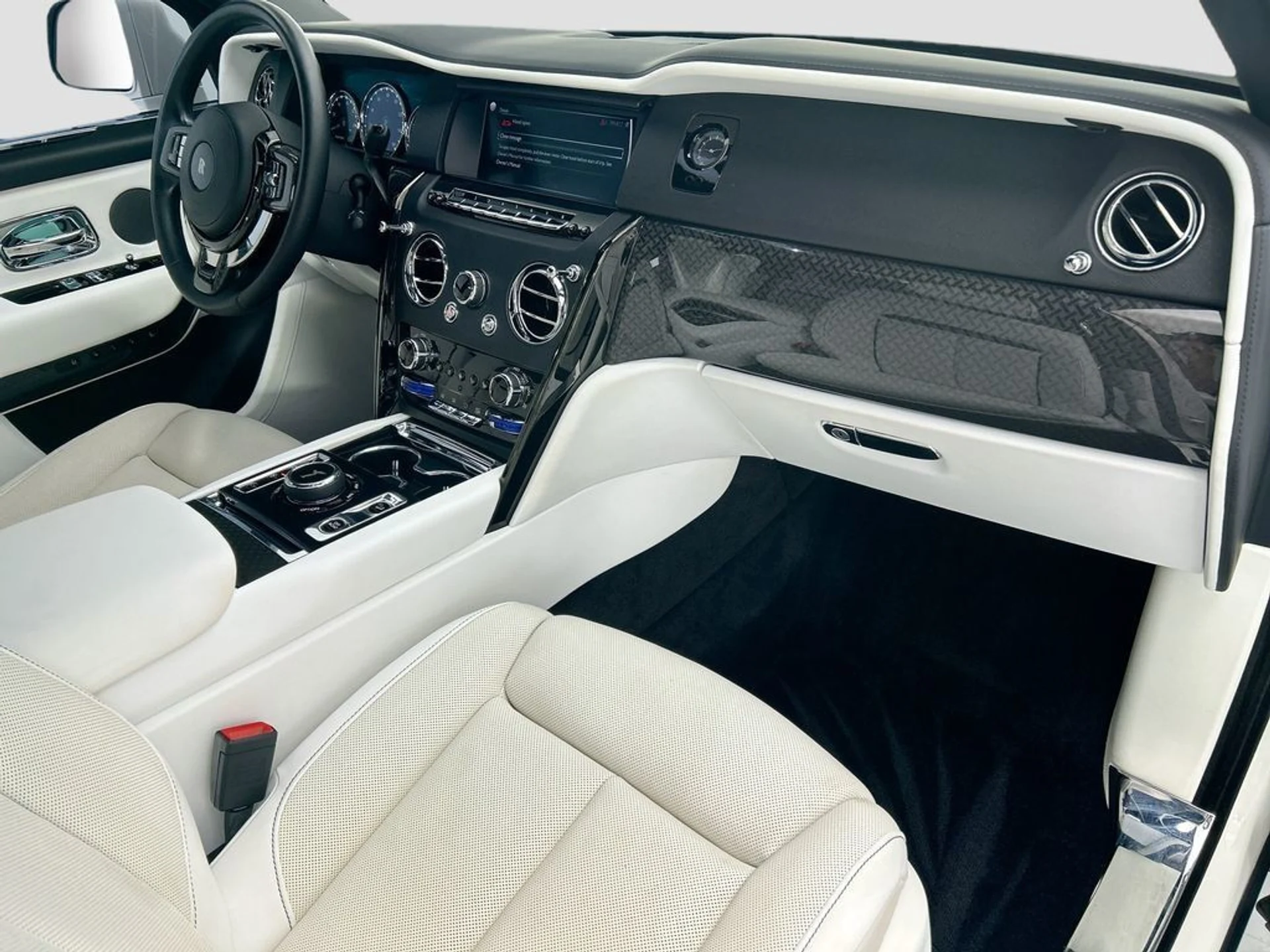 mph015_1466709940_used_2021_rolls_royce_cullinan_sportutility_8119_23020576_16_1024_95053e65b1