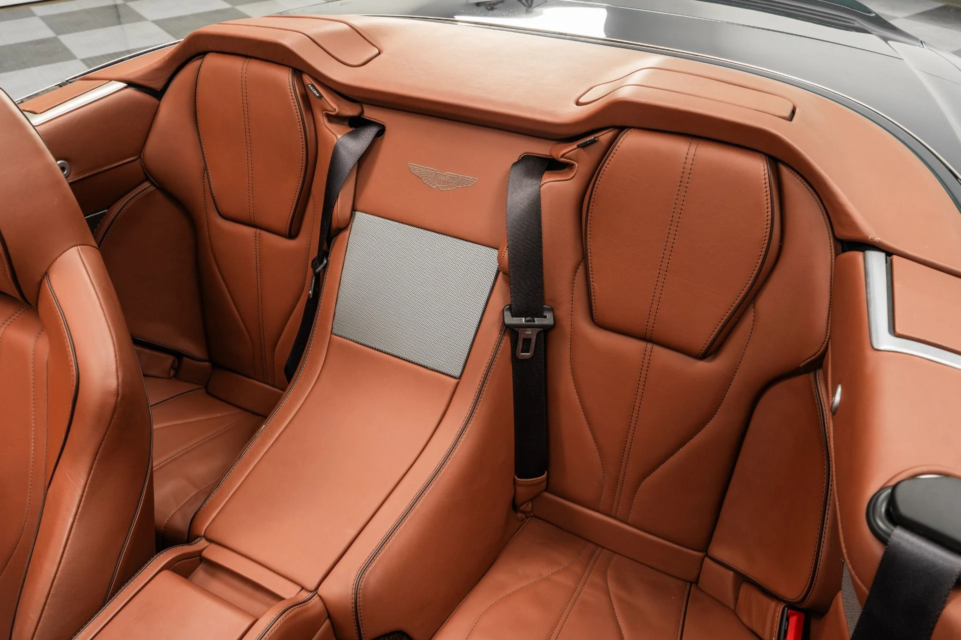 mph015_1467298246_Used_2015_Aston_Martin_DB_9_Volante_1759413390_3b3af947df