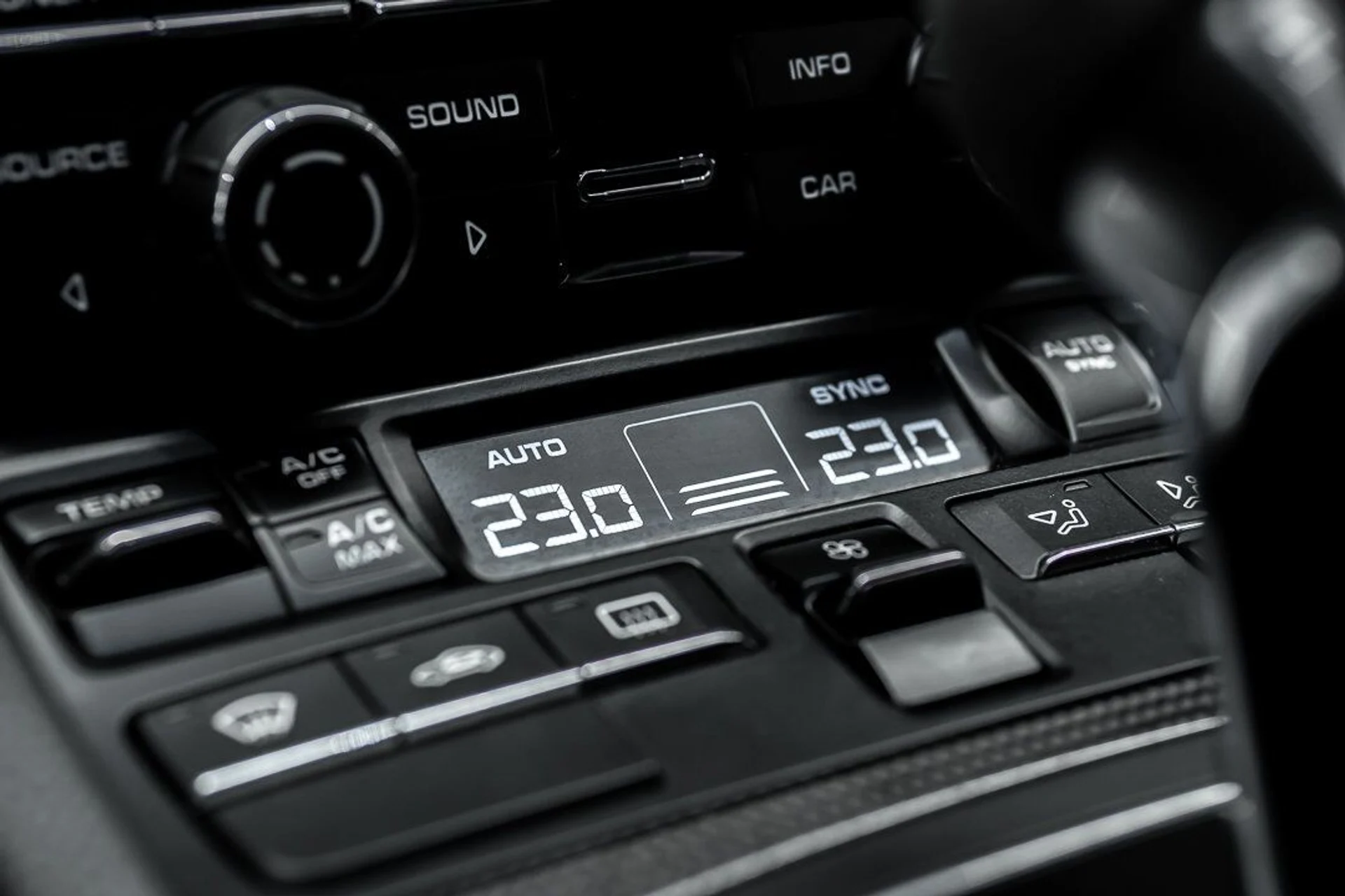 mph015_146965582_porsche_911_2016_jpg_v_1754355020_e26ea15298
