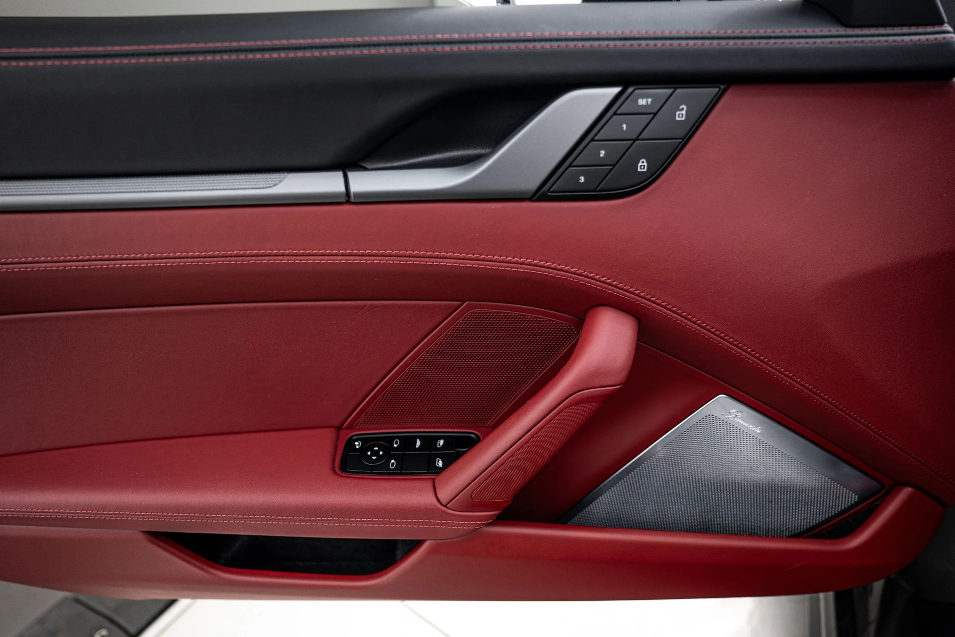 mph015_1474103029_f0d25a81d41bba16f3998b69ccf29042_33f32d0028