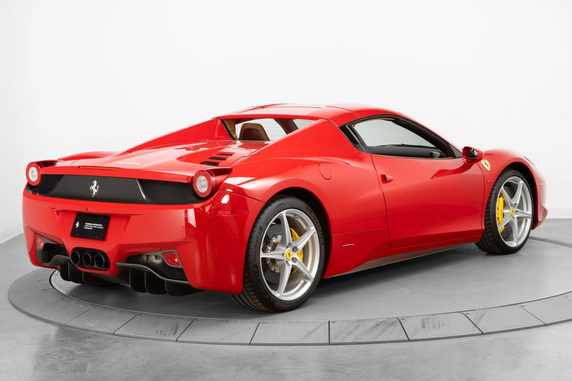 mph015_1479513444_Used_2014_Ferrari_458_Spider_1781623433_0cce71cef9