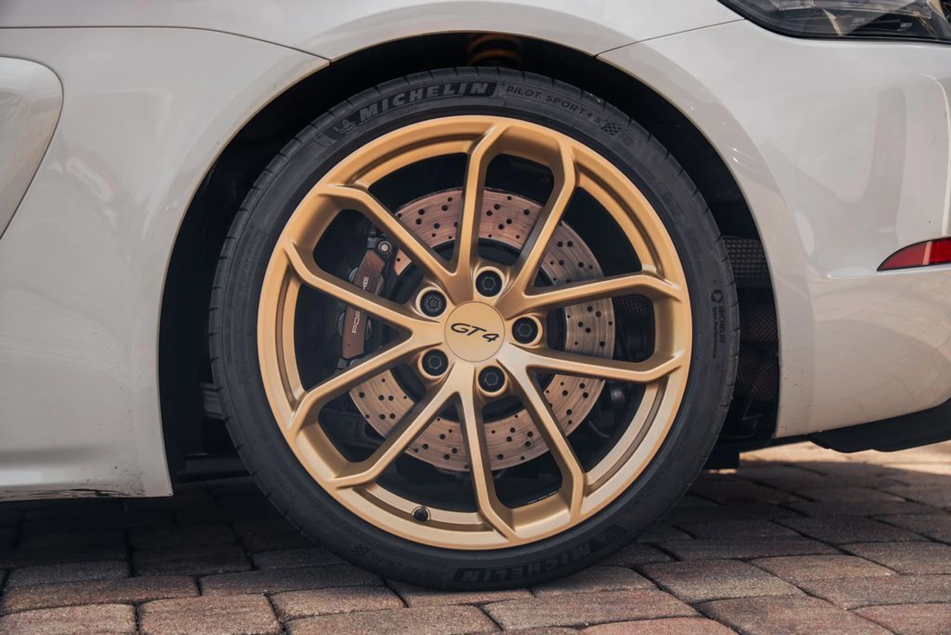 mph015_1482429881_8b1ac3bd1aa841420c0889a5507772d2x_ffd78e51b9