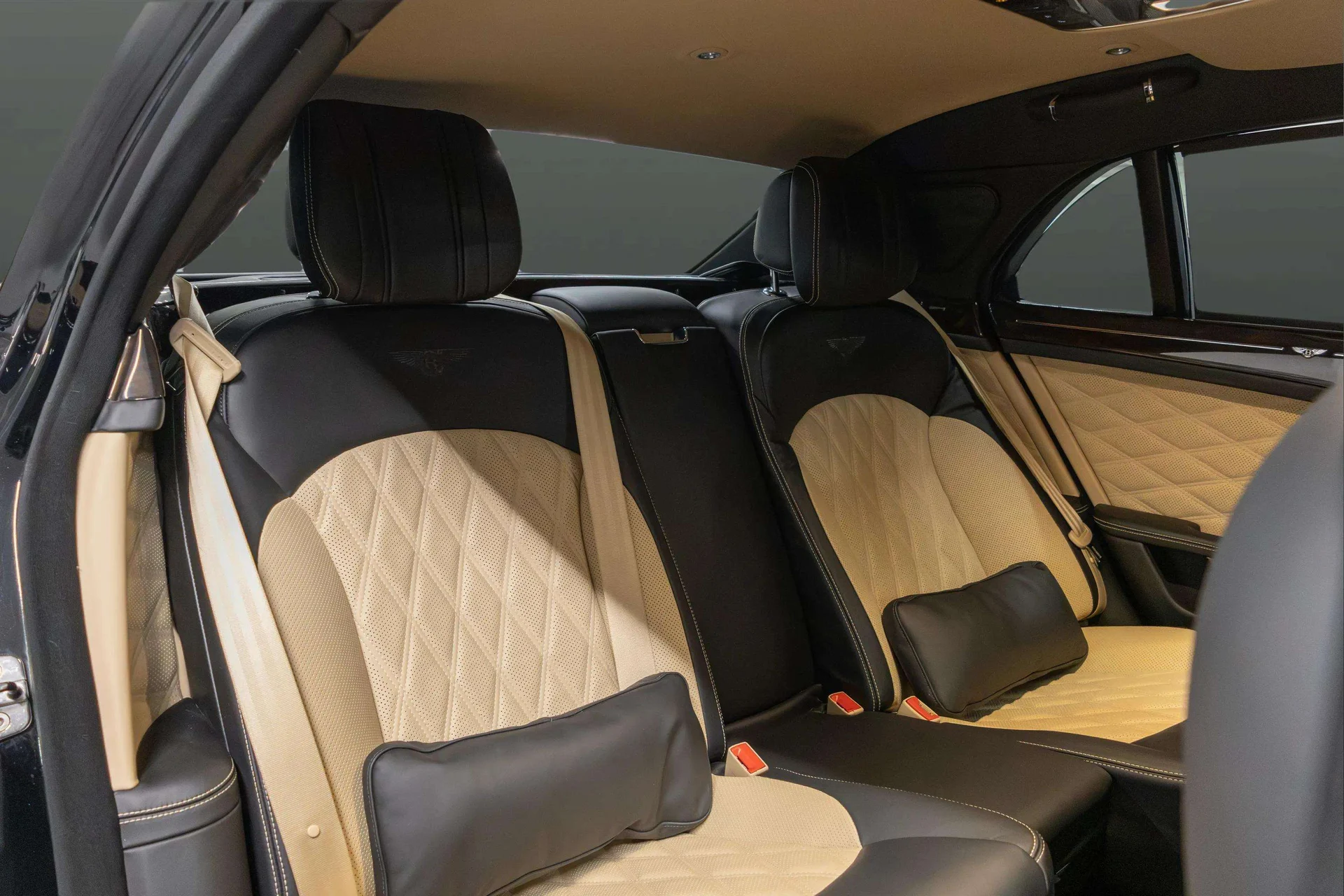 mph015_1492610054_a088cda9_6320_457b_8f1d_240cf5b2b60a_201920_Bentley20_Mulsanne20_Speed2028_SCBBT_7_ZH_1_KC_00409429_16_42bab089dd