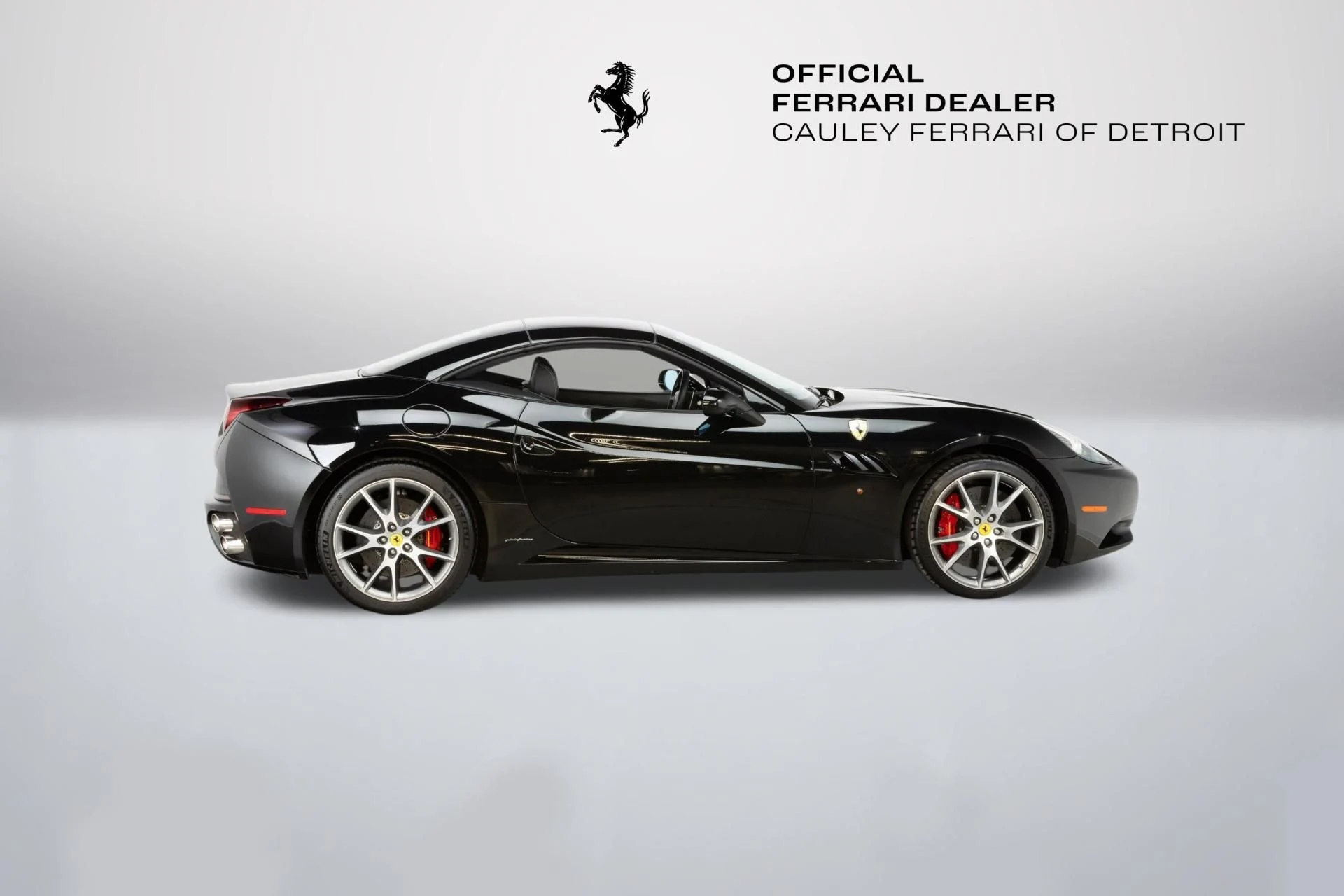 mph015_1513376189_Used_2010_Ferrari_California_1777367976_eee6be890e