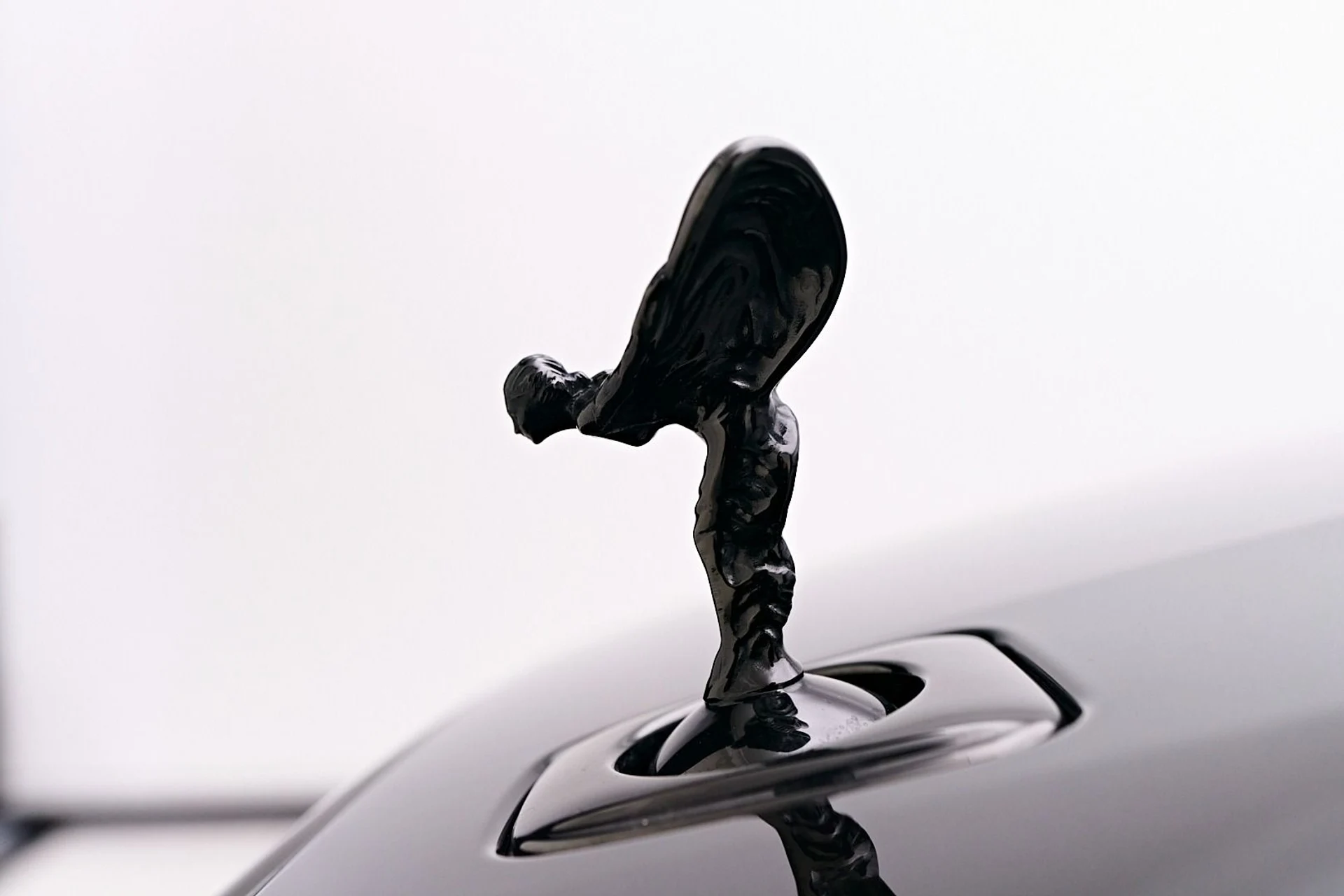 mph015_1528433780_Used_2023_Rolls_Royce_Ghost_Black_Badge_1735605274_eadf7786e4