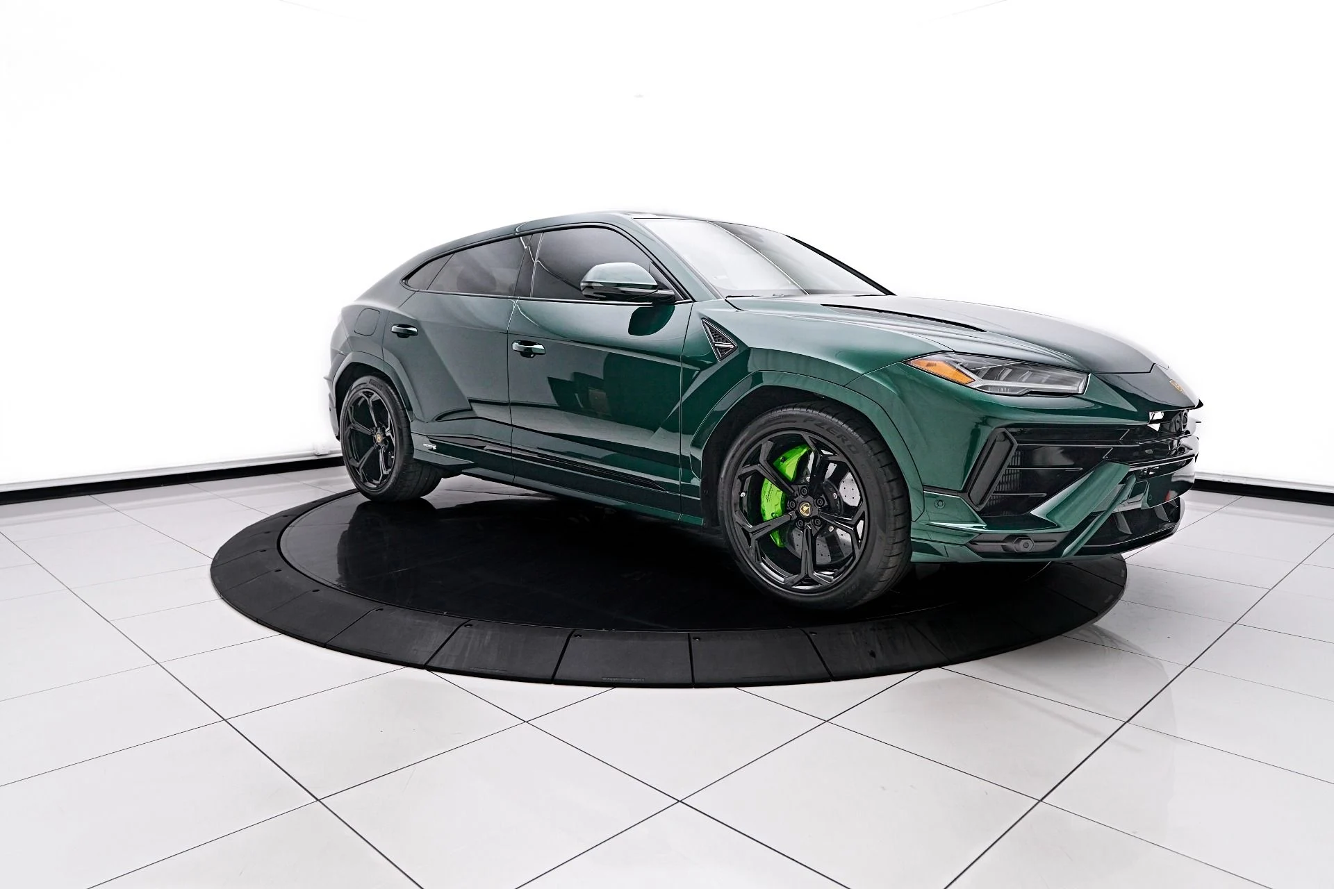 mph015_1535815571_Used_2024_Lamborghini_Urus_S_1749338297_81e6764f1d