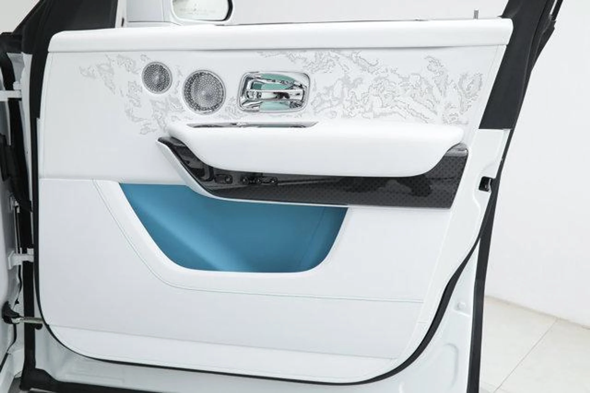 mph015_1539216840_TKY_Th8v_L2_ZAC_3_LEINS_Qhg_Cb_Tlc_90f21e006a