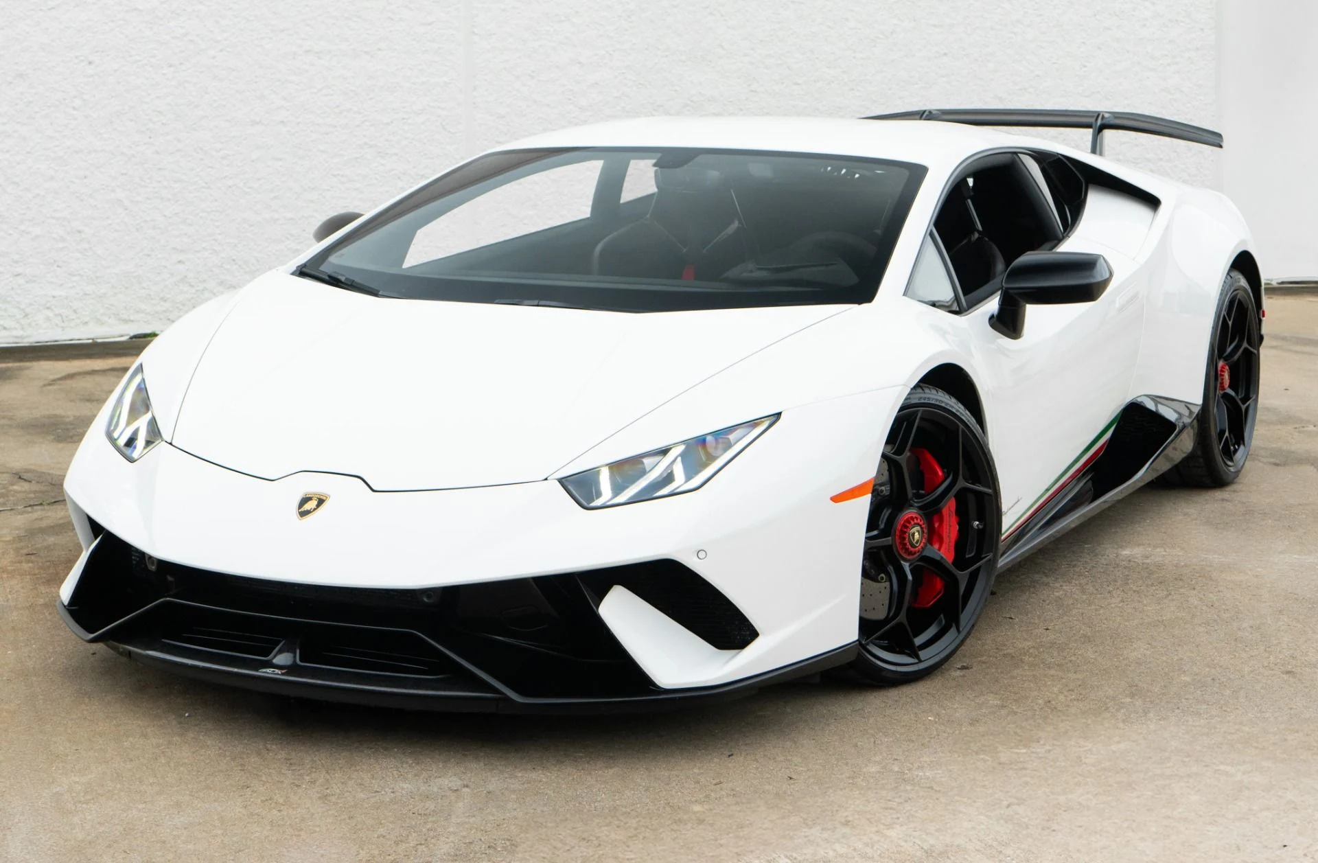 mph015_1540055530_Used_2018_Lamborghini_Huracan_LP_640_4_Performante_1784070593_3eaafb126a
