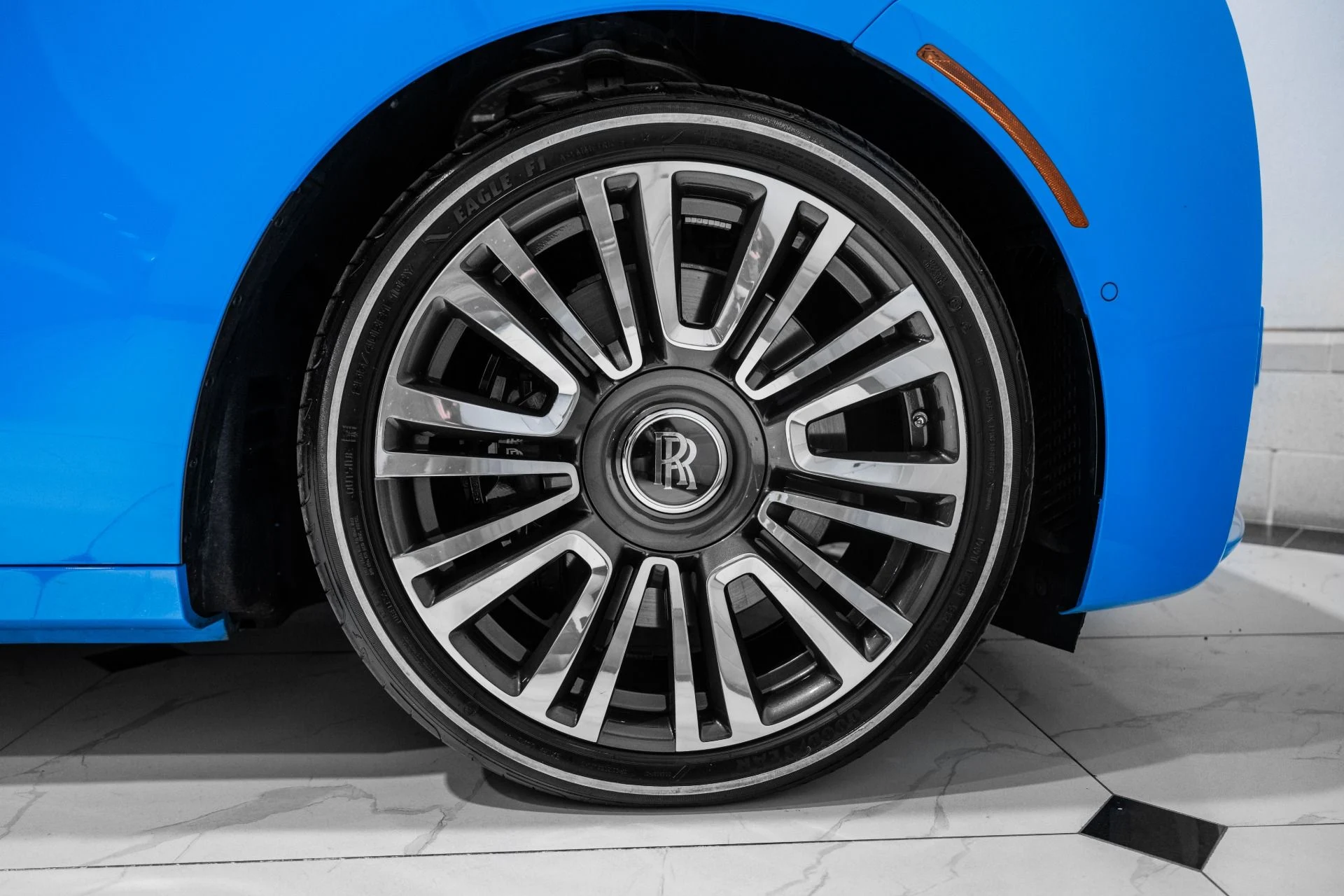 mph015_1540930694_Used_2023_Rolls_Royce_Ghost_1773457420_eda1572288