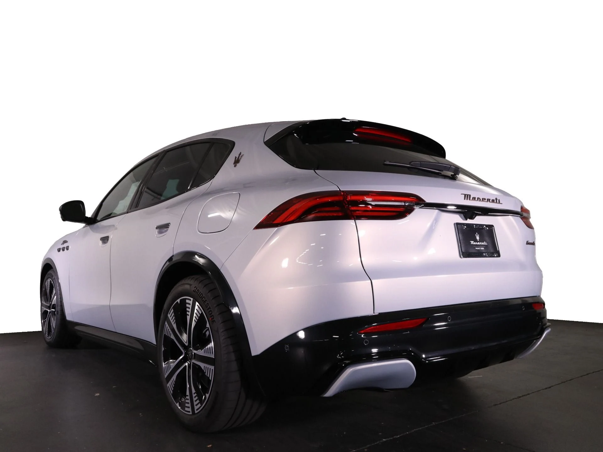 mph015_1541554139_New_2025_Maserati_Grecale_Folgore_1738220103_f83d9eb4db