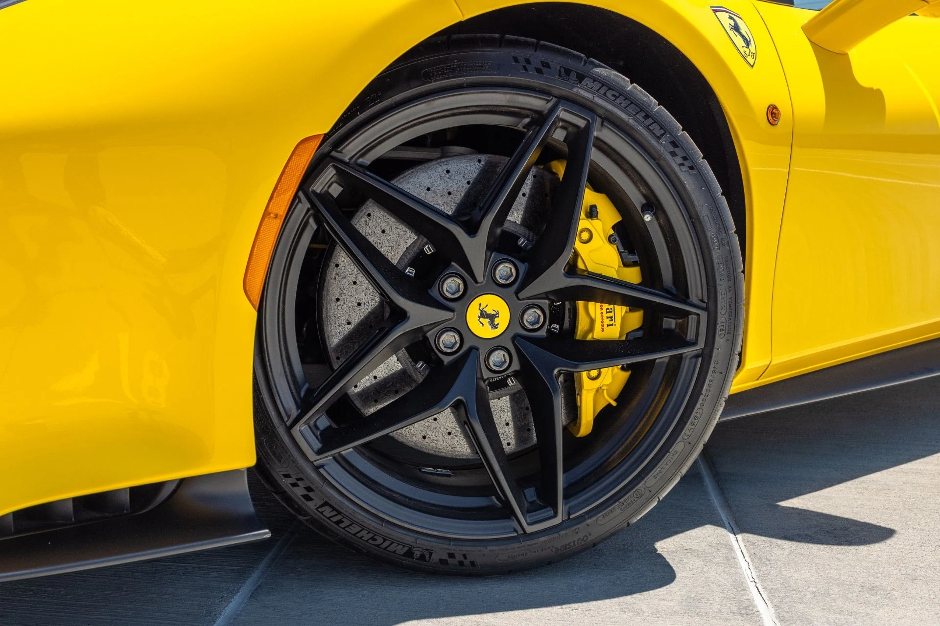 mph015_1544748877_Used_2020_Ferrari_488_Pista_Spider_1785218764_cf712d80c5