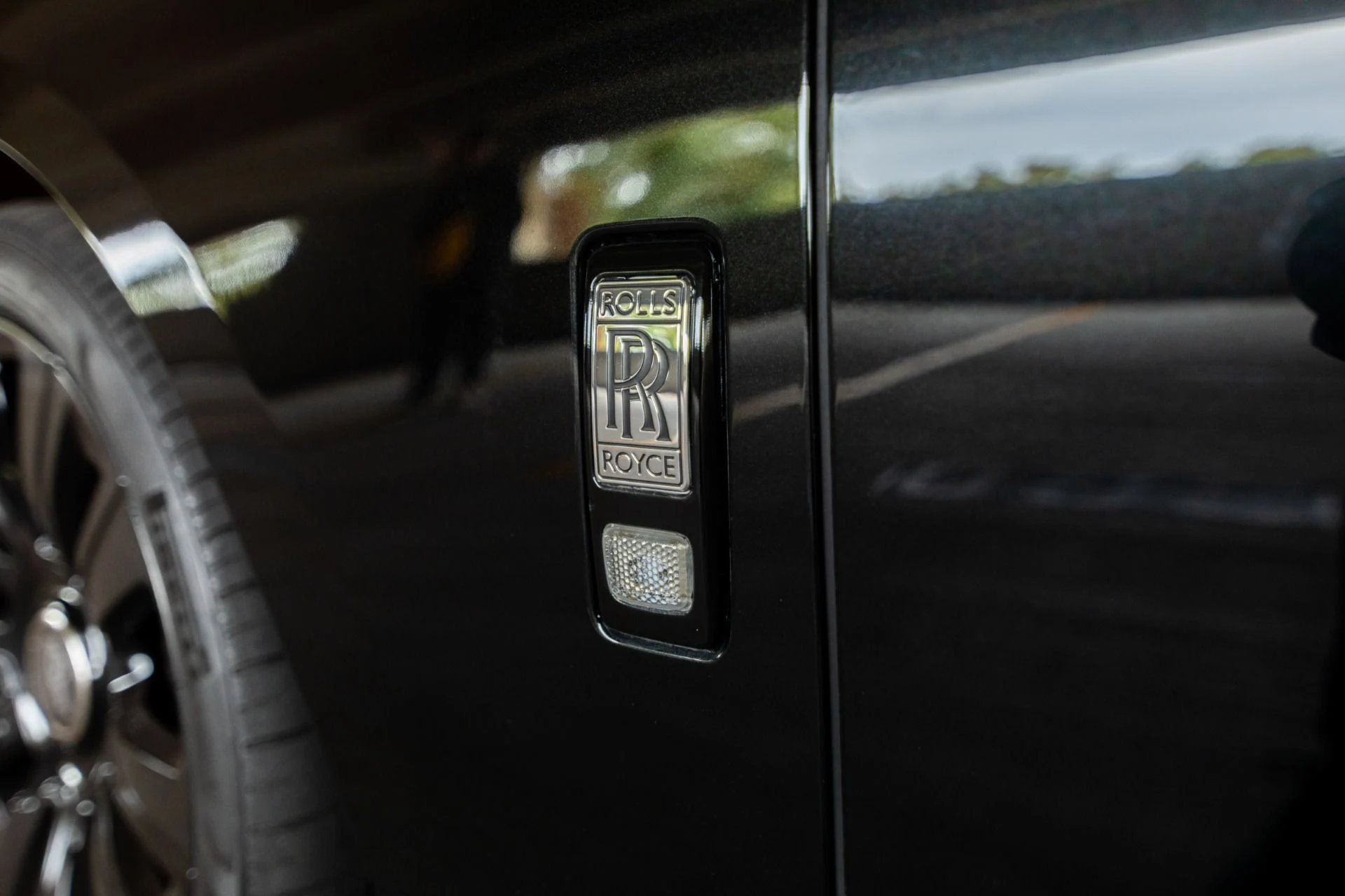 mph015_1550110693_Used_2021_Rolls_Royce_Ghost_EWB_1768869200_d0f081d3fe