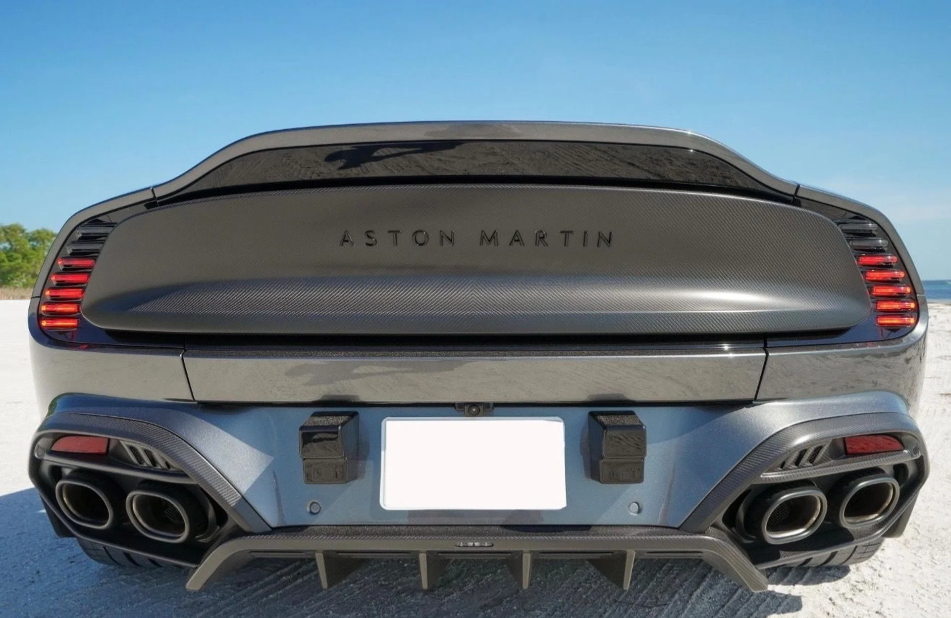 mph015_1555918872_Used_2025_Aston_Martin_Vanquish_1792440162_948057c54c
