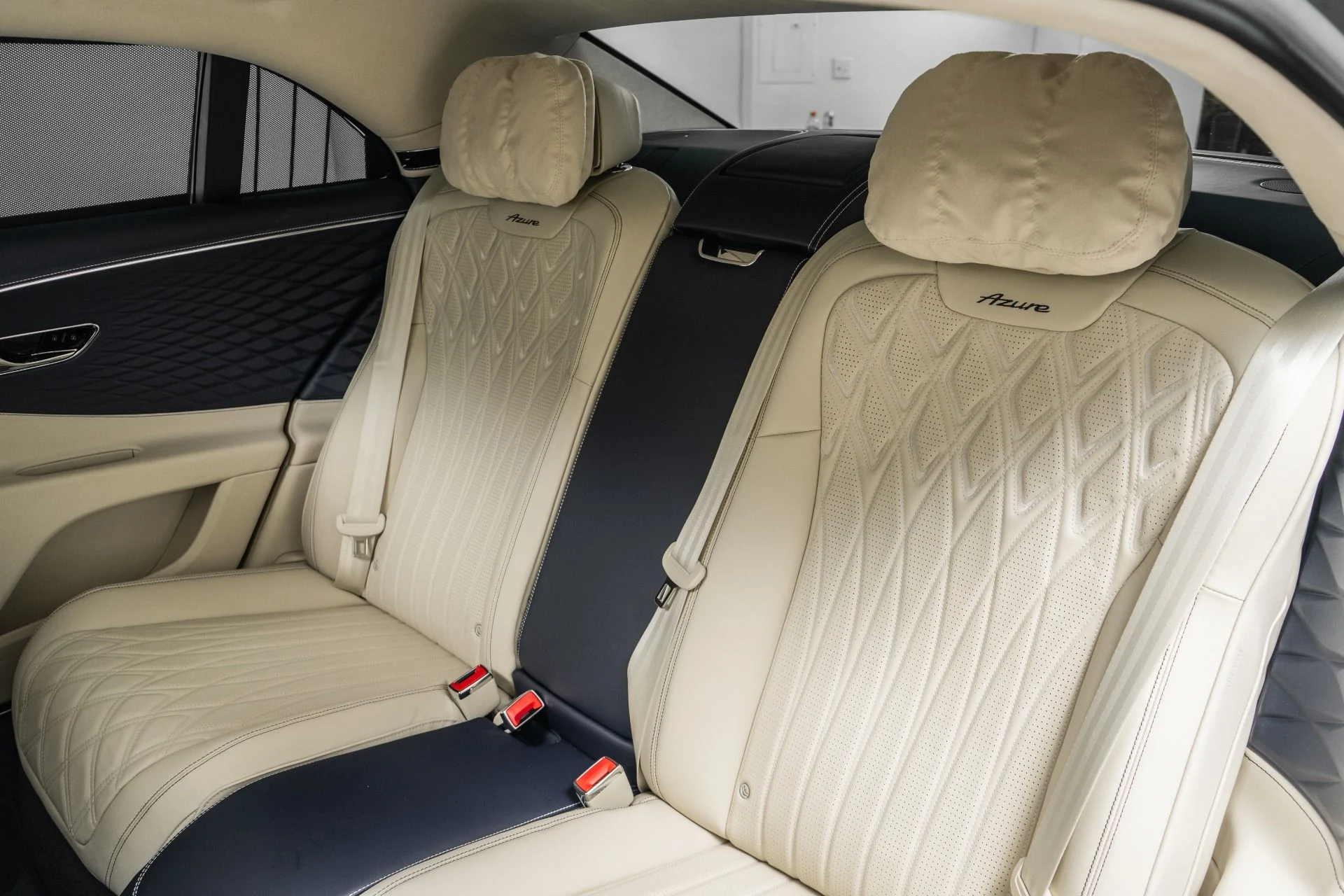 mph015_1557432346_Used_2026_Bentley_Flying_Spur_Azure_Bang_and_Olufsen_Audio_Mulliner_Driving_Specification_1778702450_e2f9a9be4d