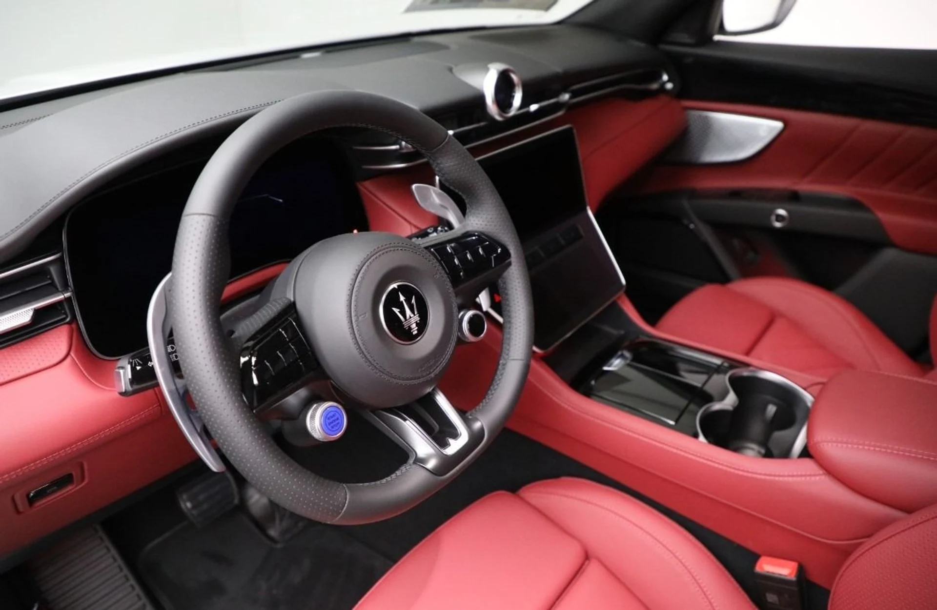 mph015_1575478643_New_2025_Maserati_Grecale_Modena_a8b6ce6fed