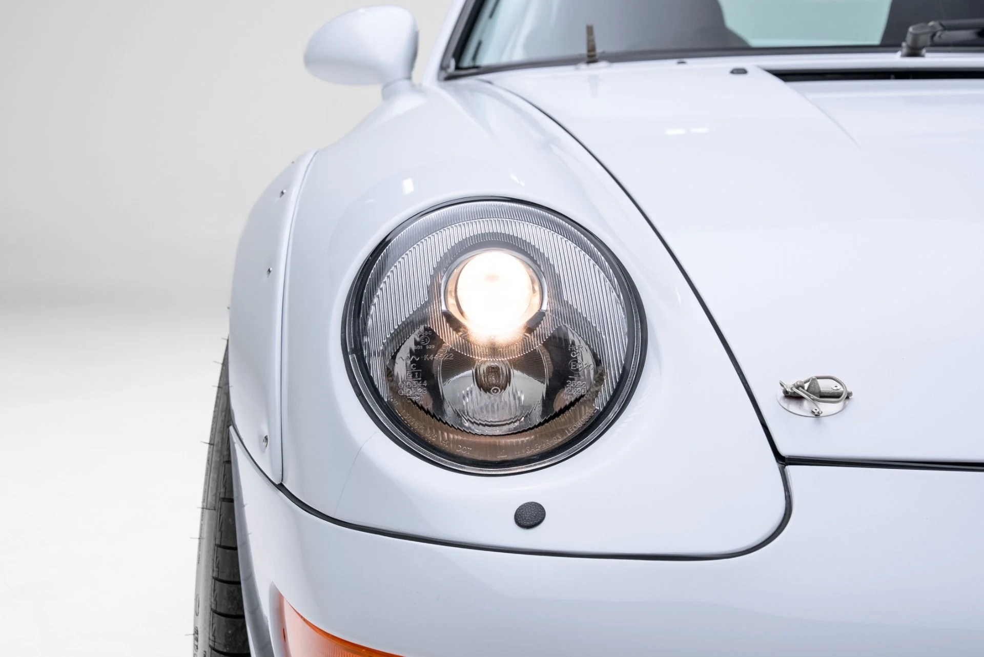 mph015_1578507244_Used_1997_Porsche_911_993_Cup_38_RSR_1773179300_26da51ea67