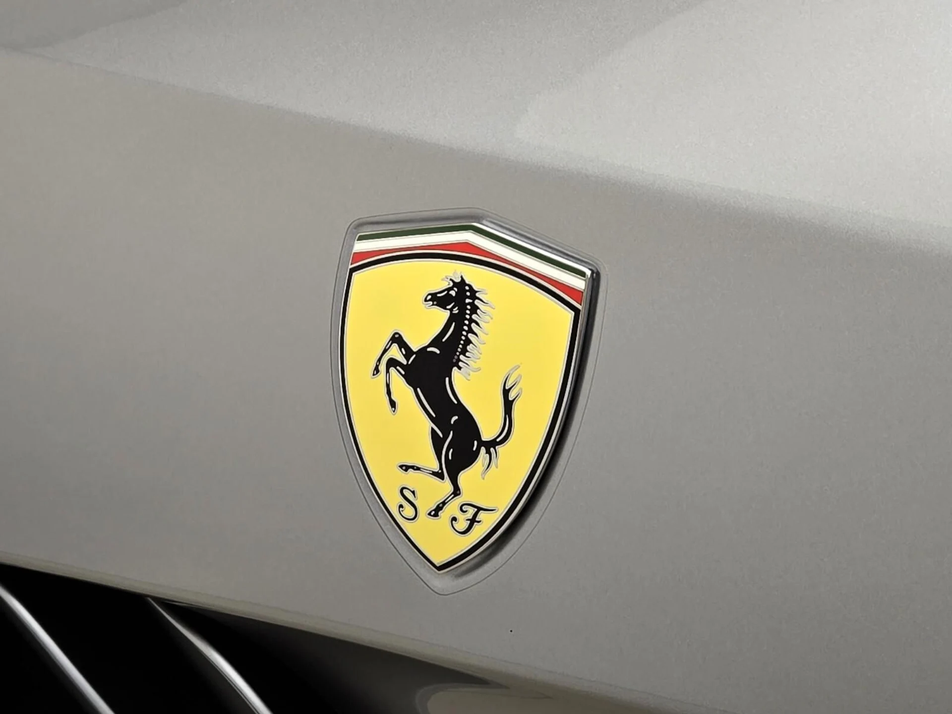 mph015_1578636115_Used_2017_Ferrari_GTC_4_Lusso_V12_1768977453_3c97656e26