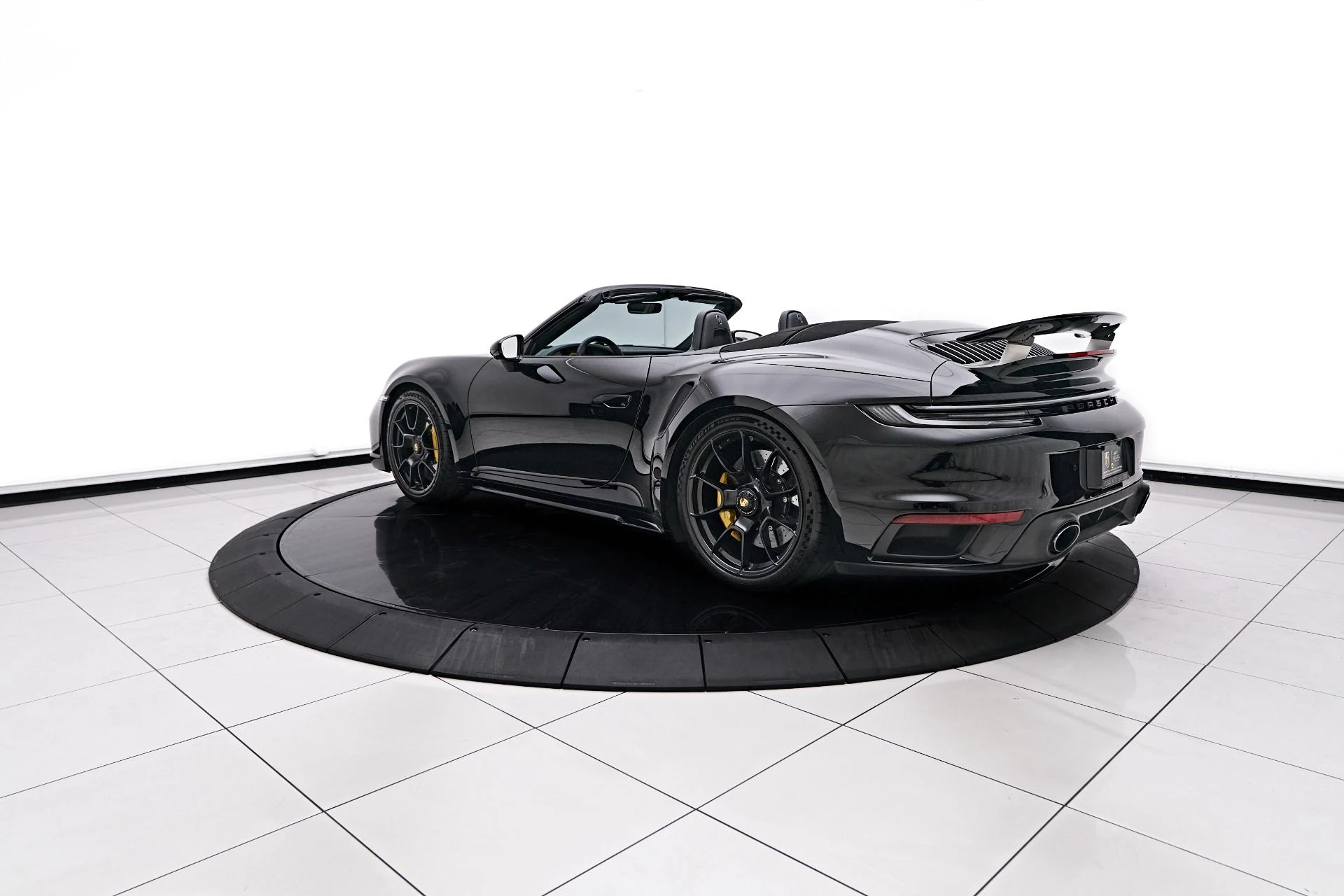 mph015_1582452128_Used_2021_Porsche_911_Turbo_S_1755568344_ee4c5e6530