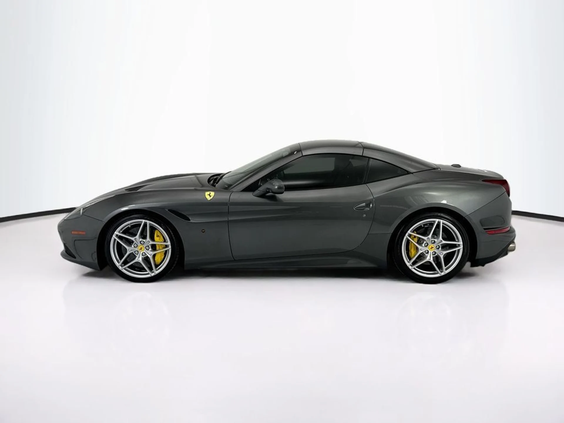 mph015_1583574762_used_2015_ferrari_california_t2drconvertible_8119_23024699_16_1024_427d808142