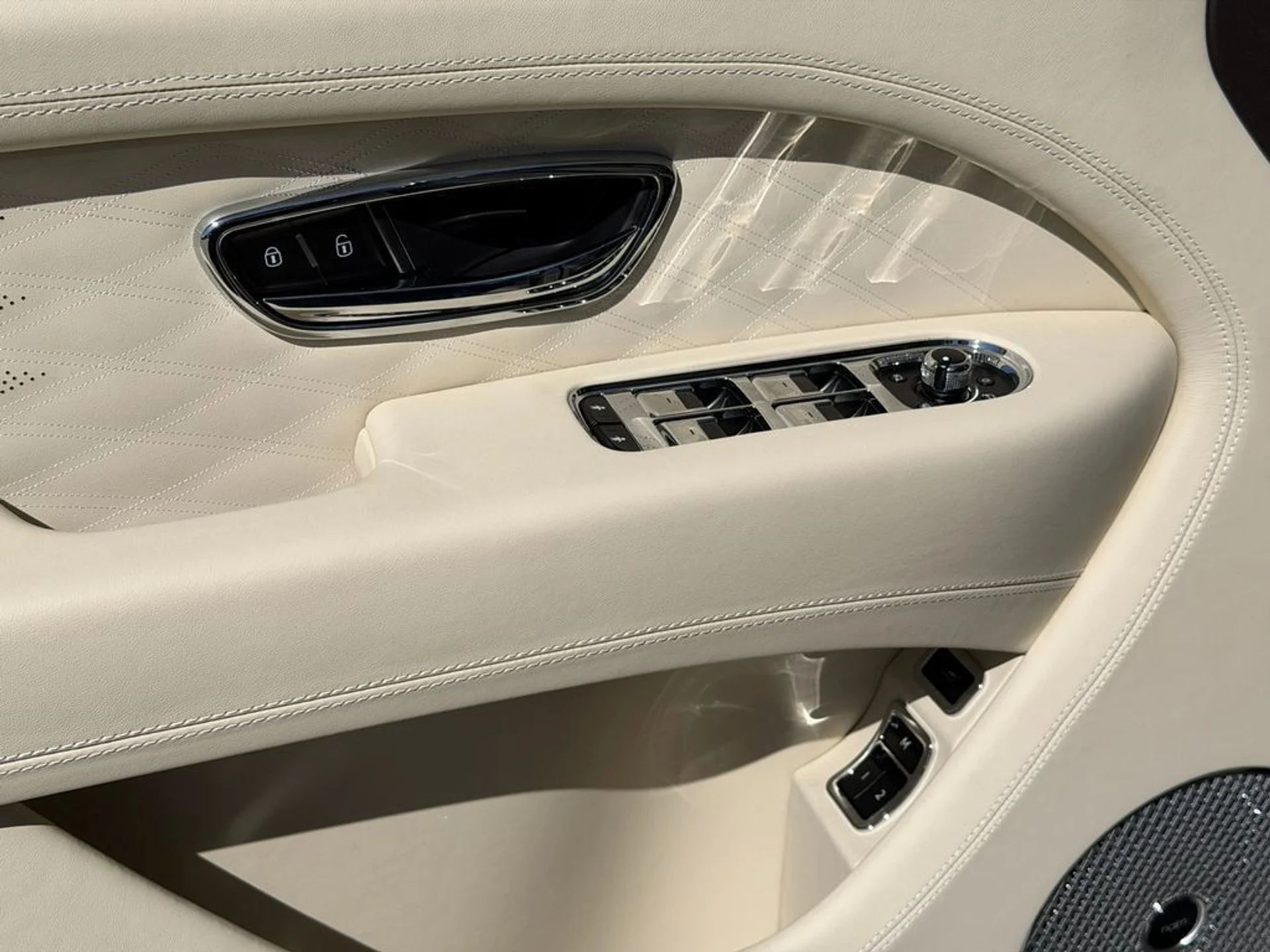 mph015_1583587819_b04f1a7fd89f44c285edc0c9180b647f_f1f6d10e1f