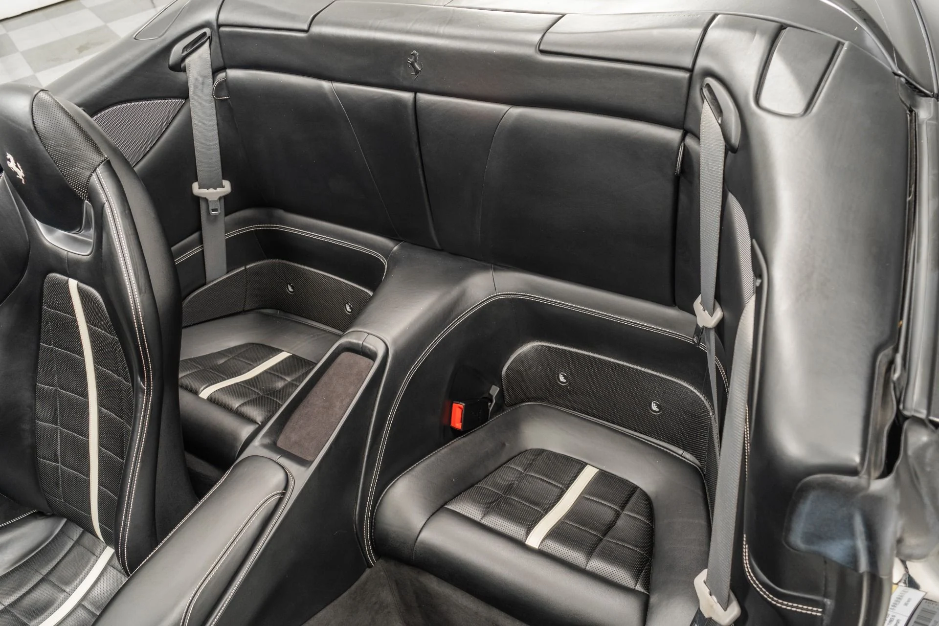 mph015_1585520482_Used_2020_Ferrari_Portofino_Lots_of_Interior_Carbon_Square_Quilting_Magneride_Suspension_1763996750_e6e4007a55