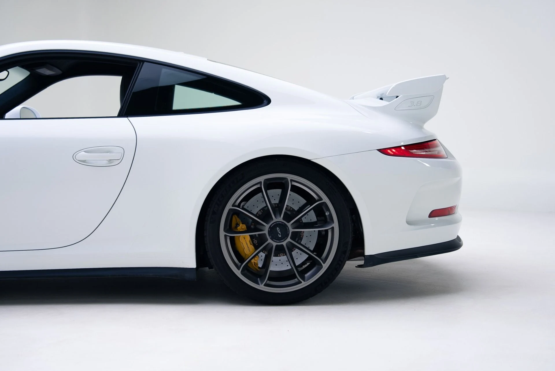 mph015_1593535277_Used_2014_Porsche_911_GT_3_1767824099_7a647bbbe3