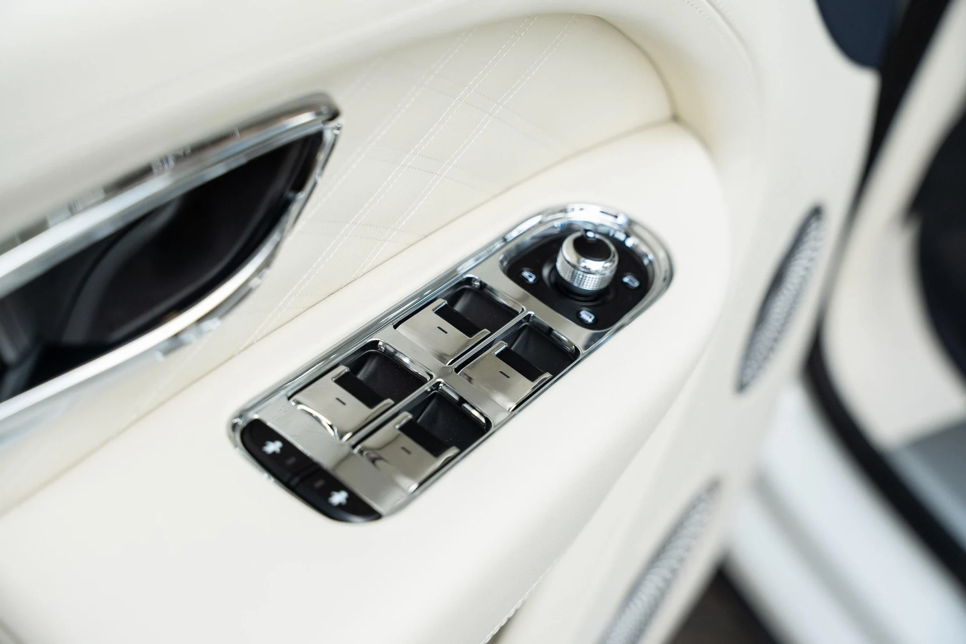 mph015_1596840663_442093803_689aca38b01227cfeeaaee9b_598685a243