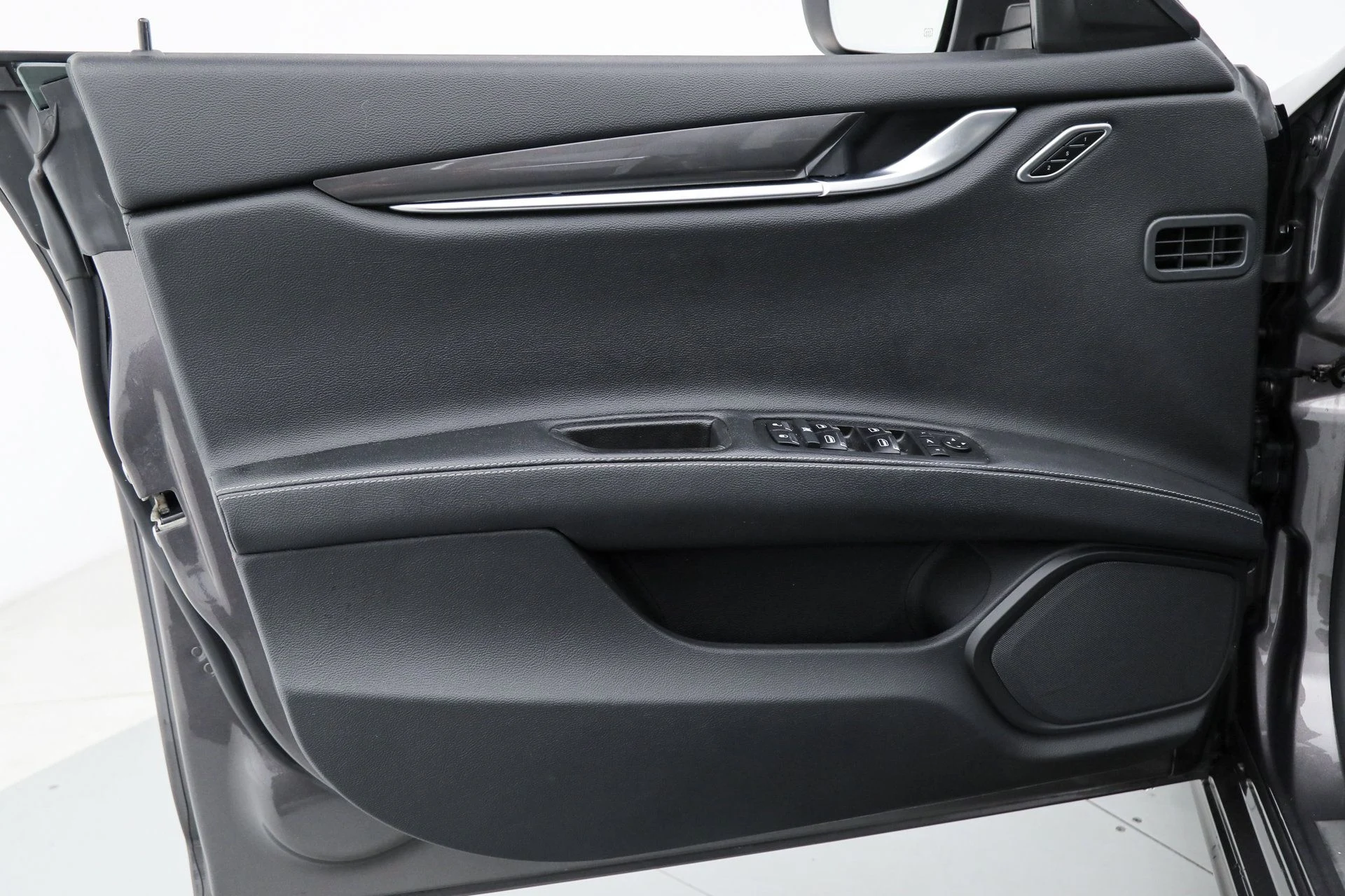 mph015_159773196_3fca0c1b7bd2700638ec8123f360000e_6efe5b7e4b