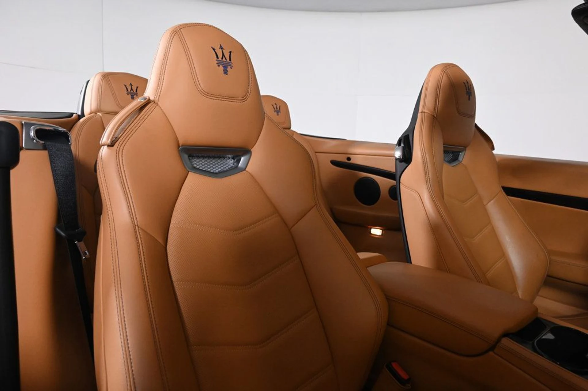 mph015_1601731890_used_2019_maserati_granturismo_sport_11350_23000858_15_1024_88cb130c7c