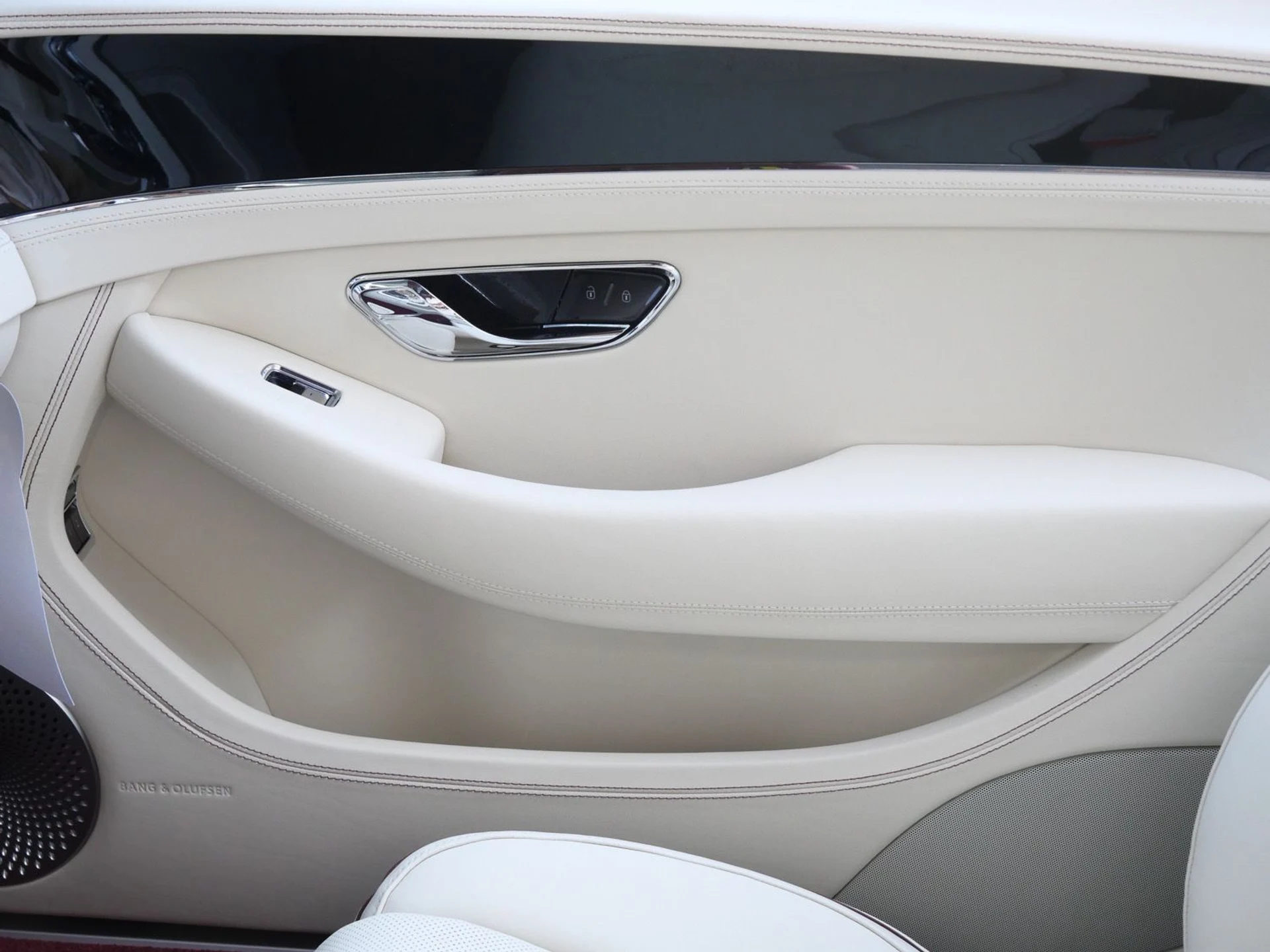 mph015_1602410841_b6b1c086e3d3b4654fd3d4d028de4745x_3ff1246bb8